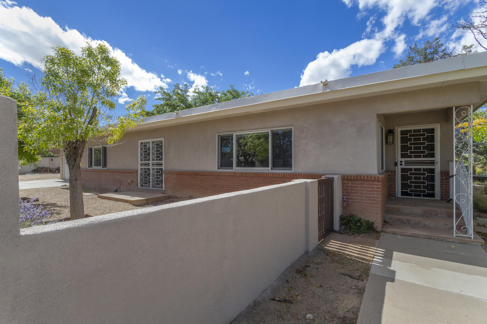 1621 Stanford Drive NE, Albuquerque, NM 87106
