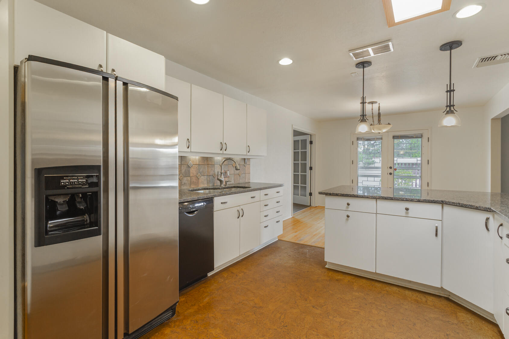 Photo 7 — 1621 Stanford Drive NE