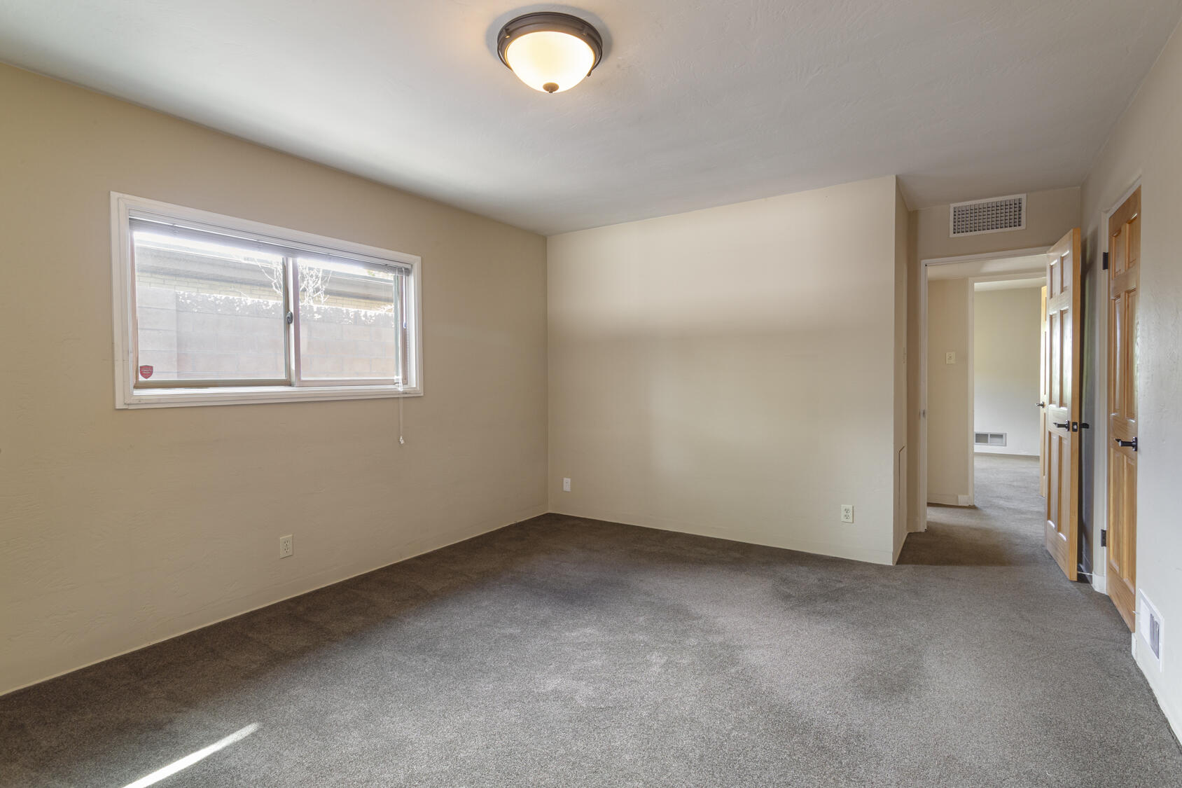 Photo 14 — 1621 Stanford Drive NE