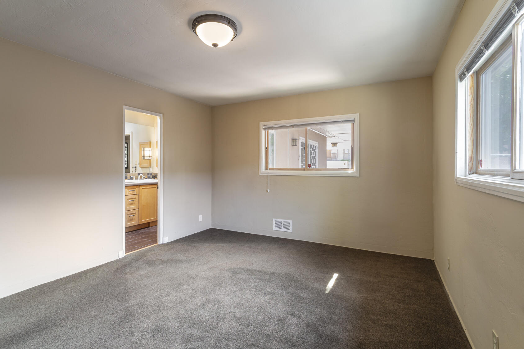 Photo 15 — 1621 Stanford Drive NE
