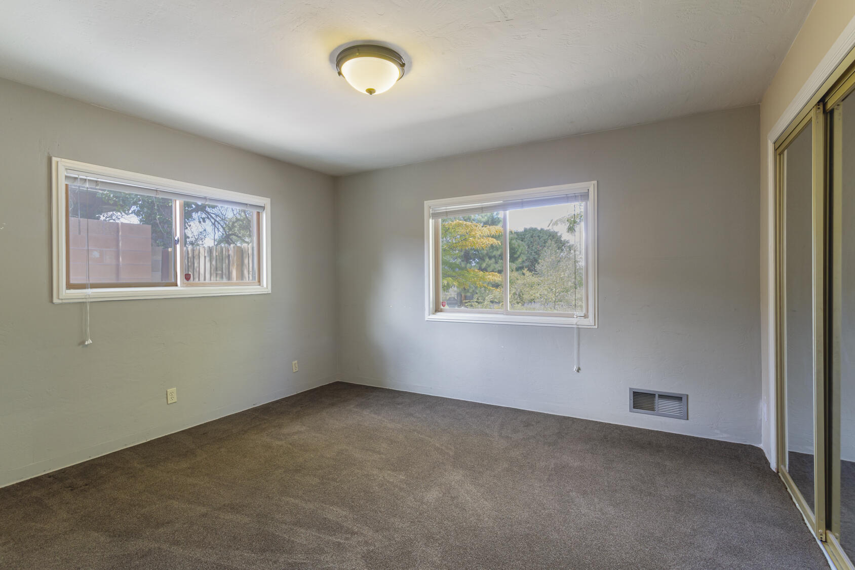 Photo 20 — 1621 Stanford Drive NE