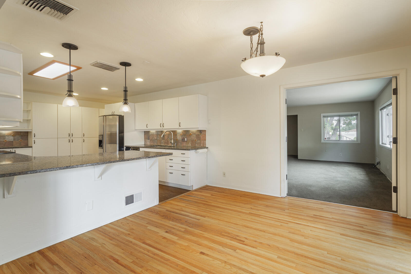 Photo 5 — 1621 Stanford Drive NE