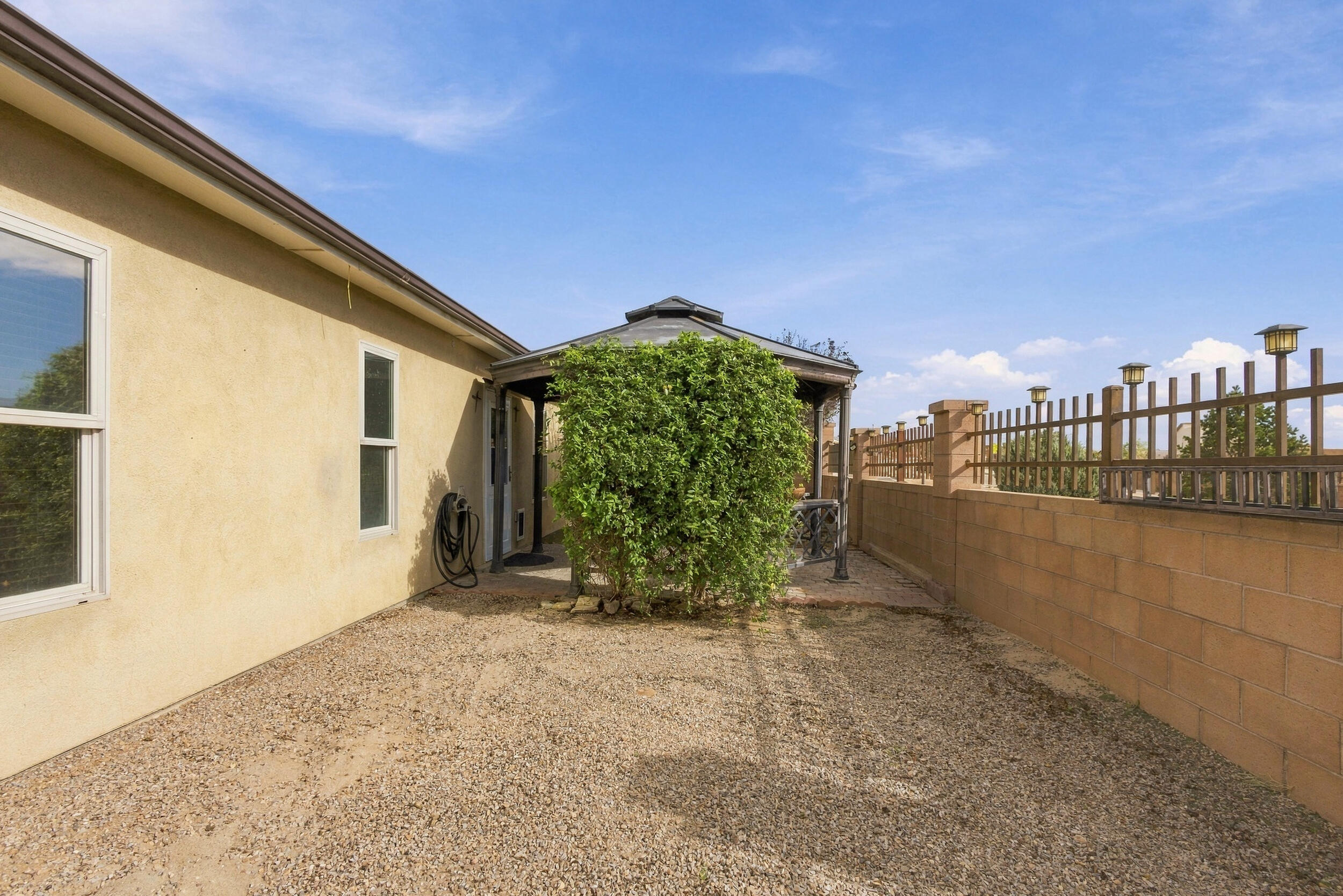 Photo 4 — 1690 Camino Rustica SW