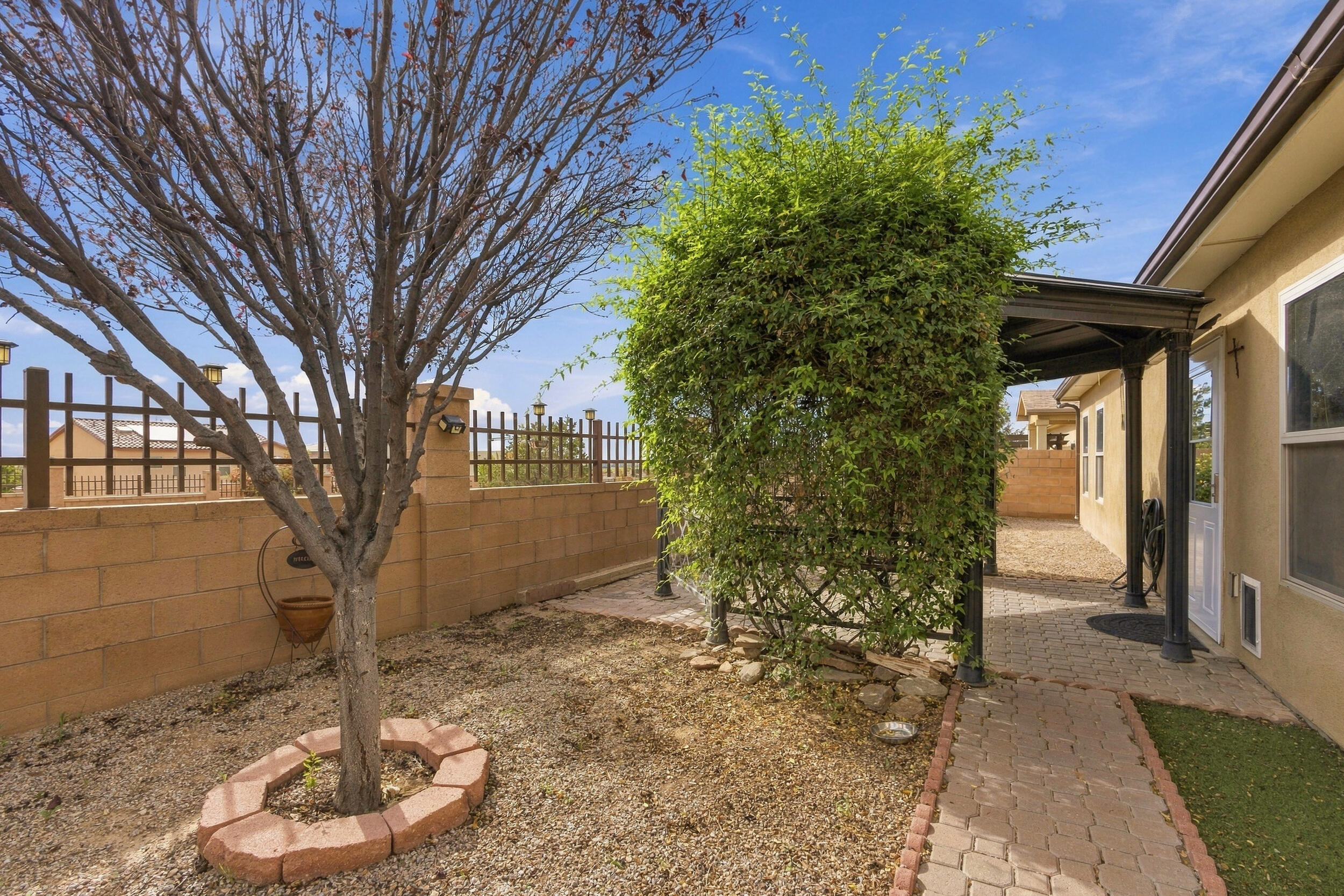 Photo 5 — 1690 Camino Rustica SW
