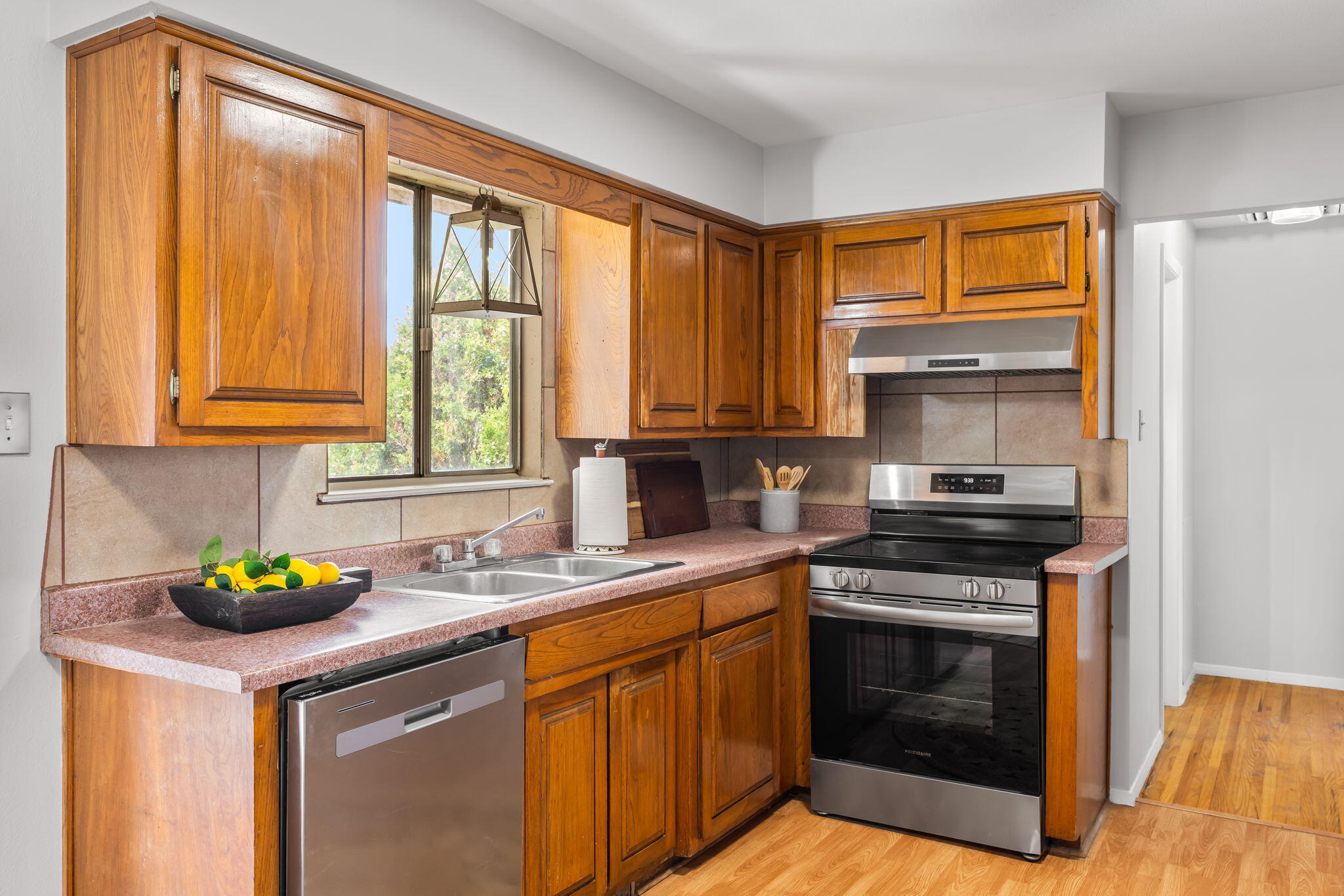 Photo 5 — 4321 Boone Street NE