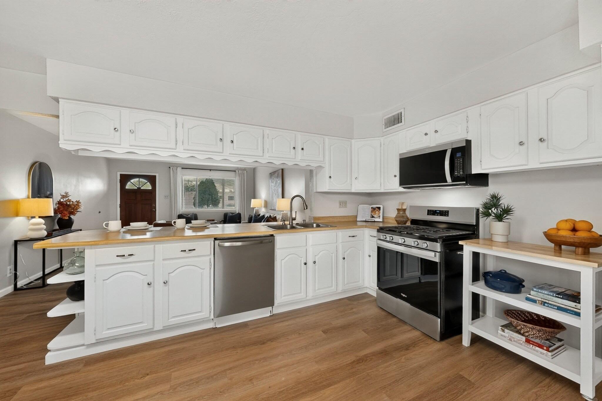 Photo 18 — 1508 San Lorenzo Place NW