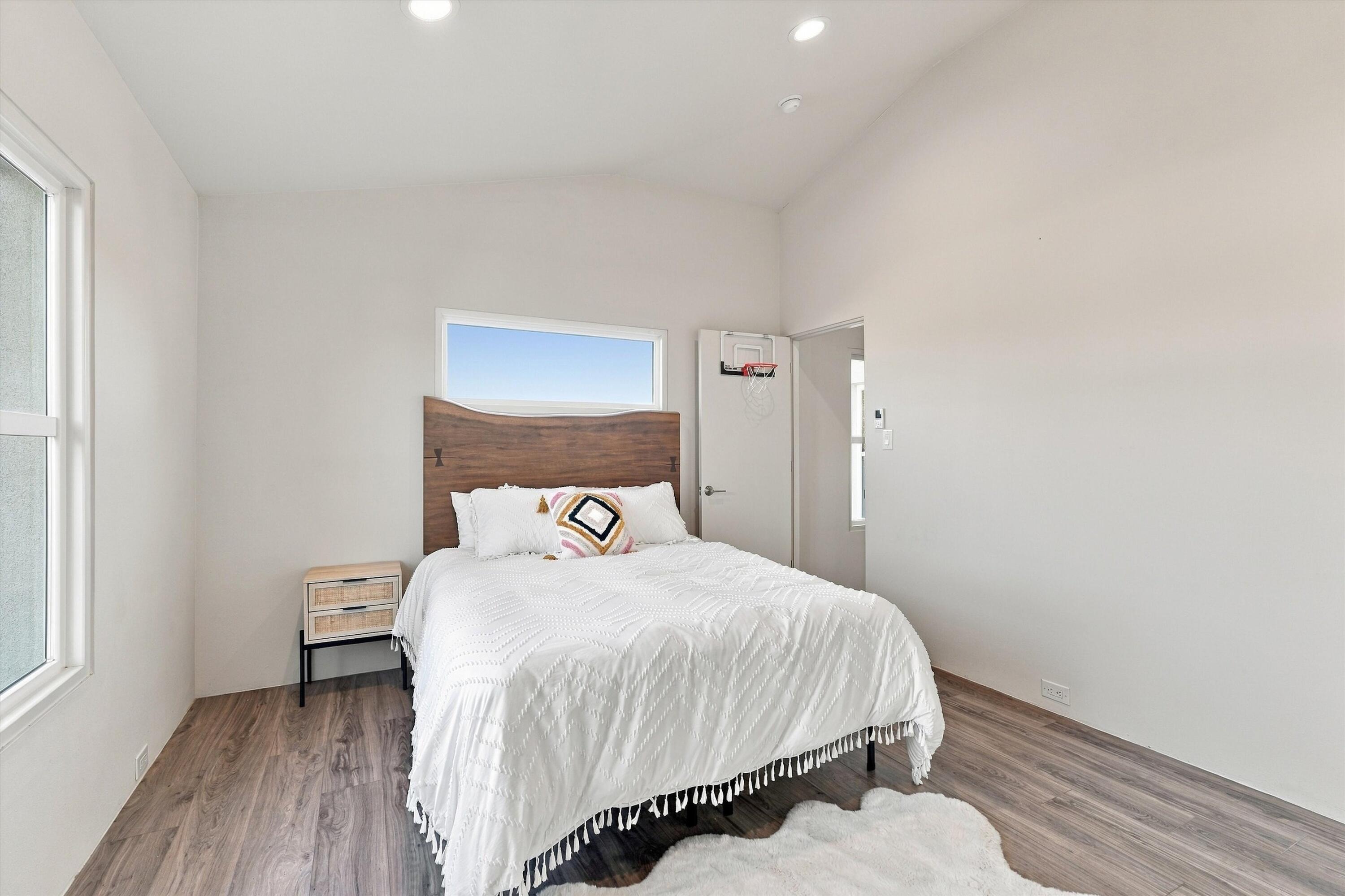 Photo 19 — 1027 Forrester Street NW