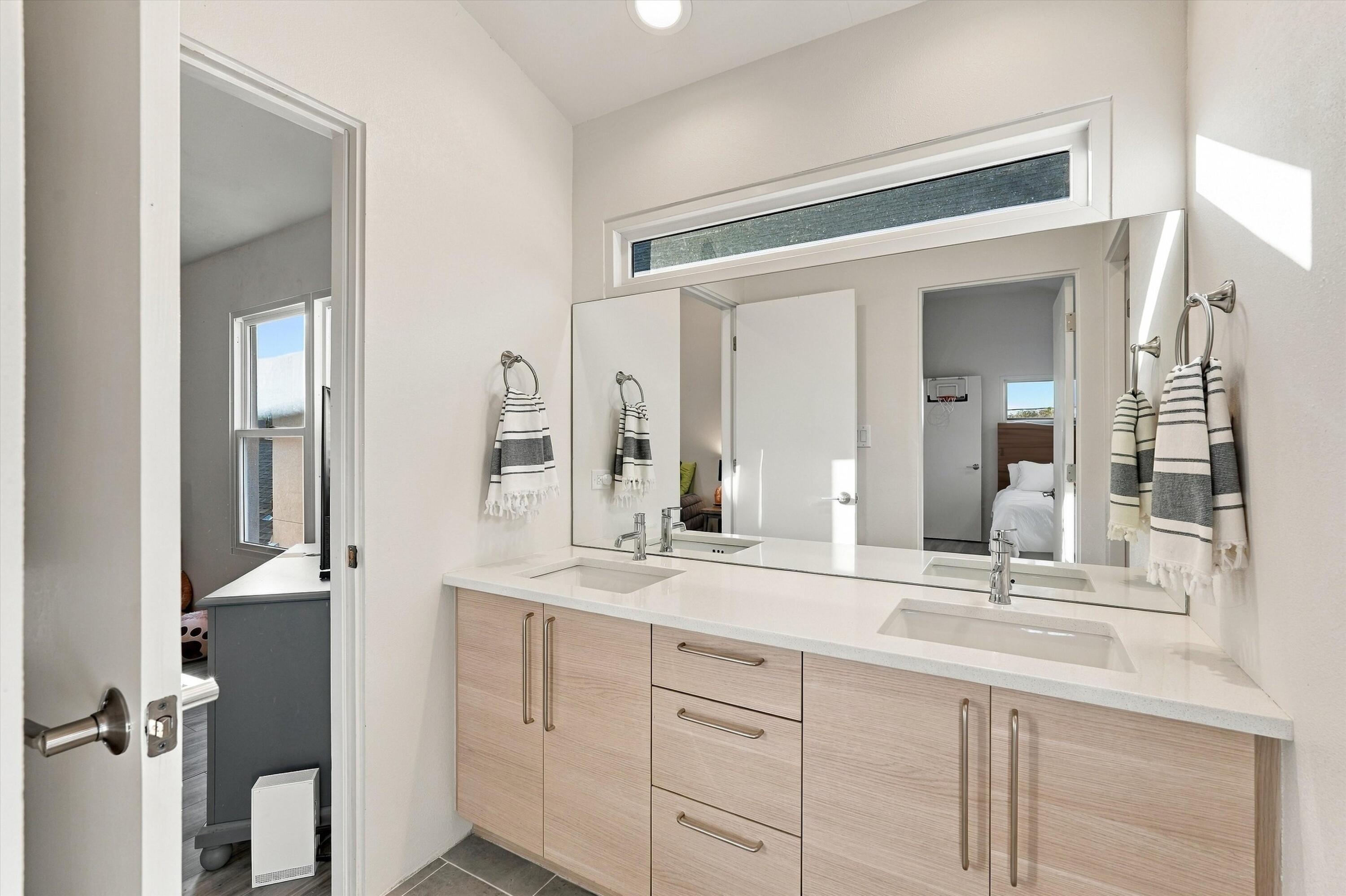 Photo 18 — 1027 Forrester Street NW