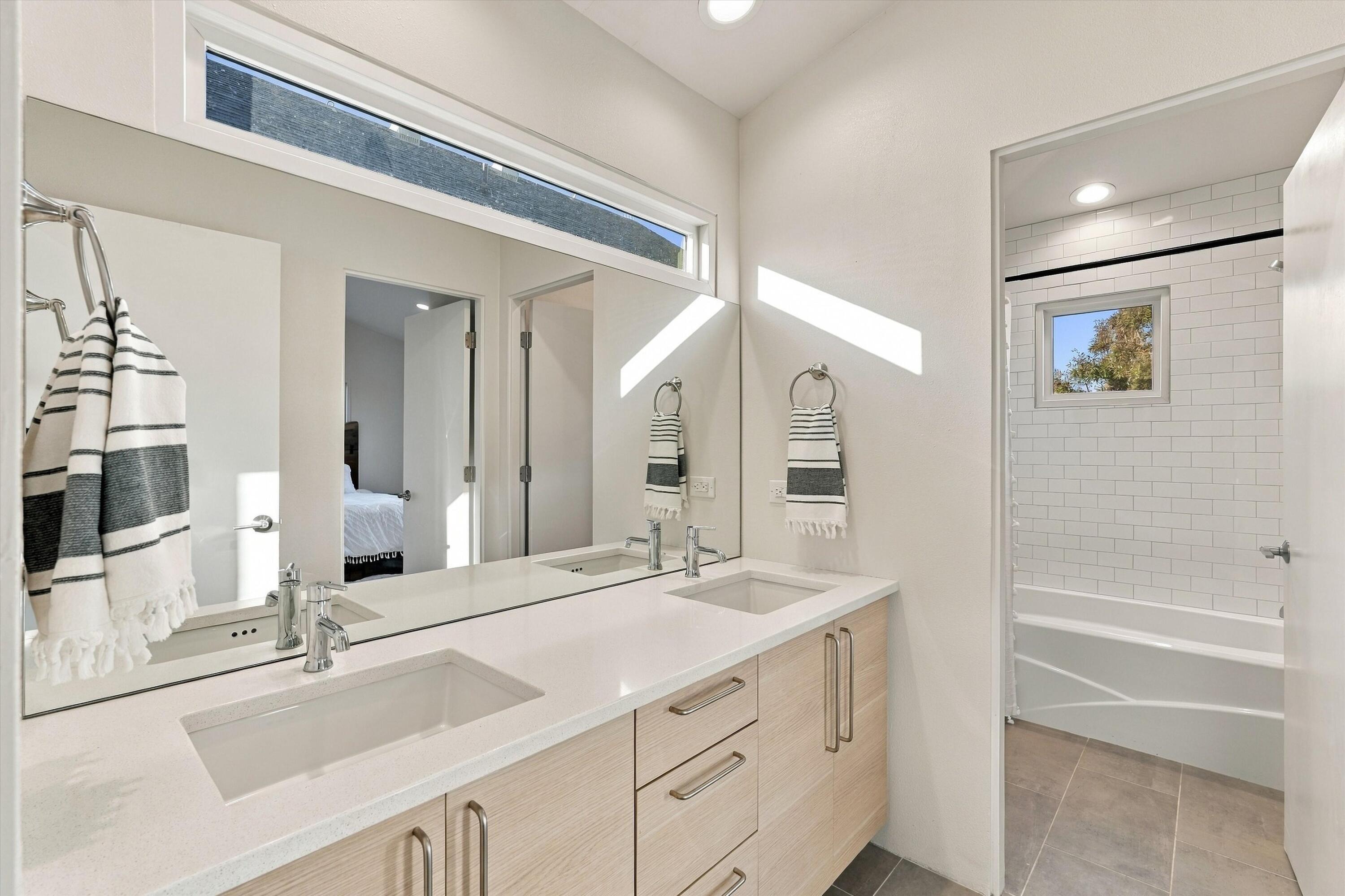 Photo 17 — 1027 Forrester Street NW
