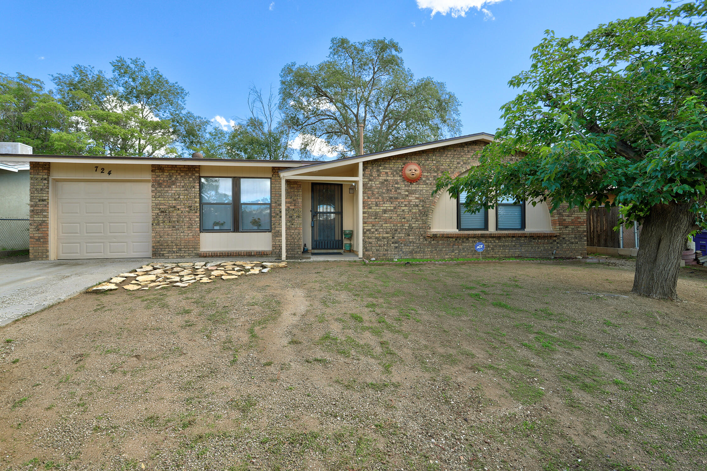 724 Monell Drive NE, Albuquerque, NM 87123