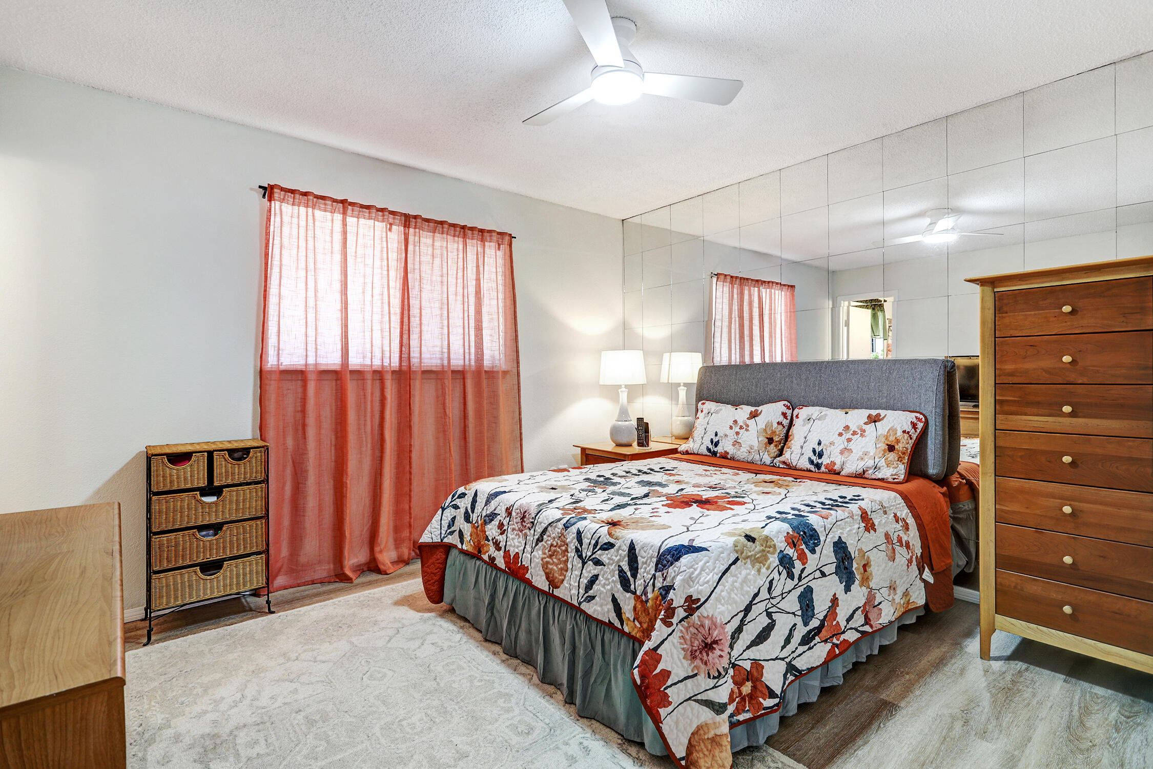 Photo 3 — 724 Monell Drive NE