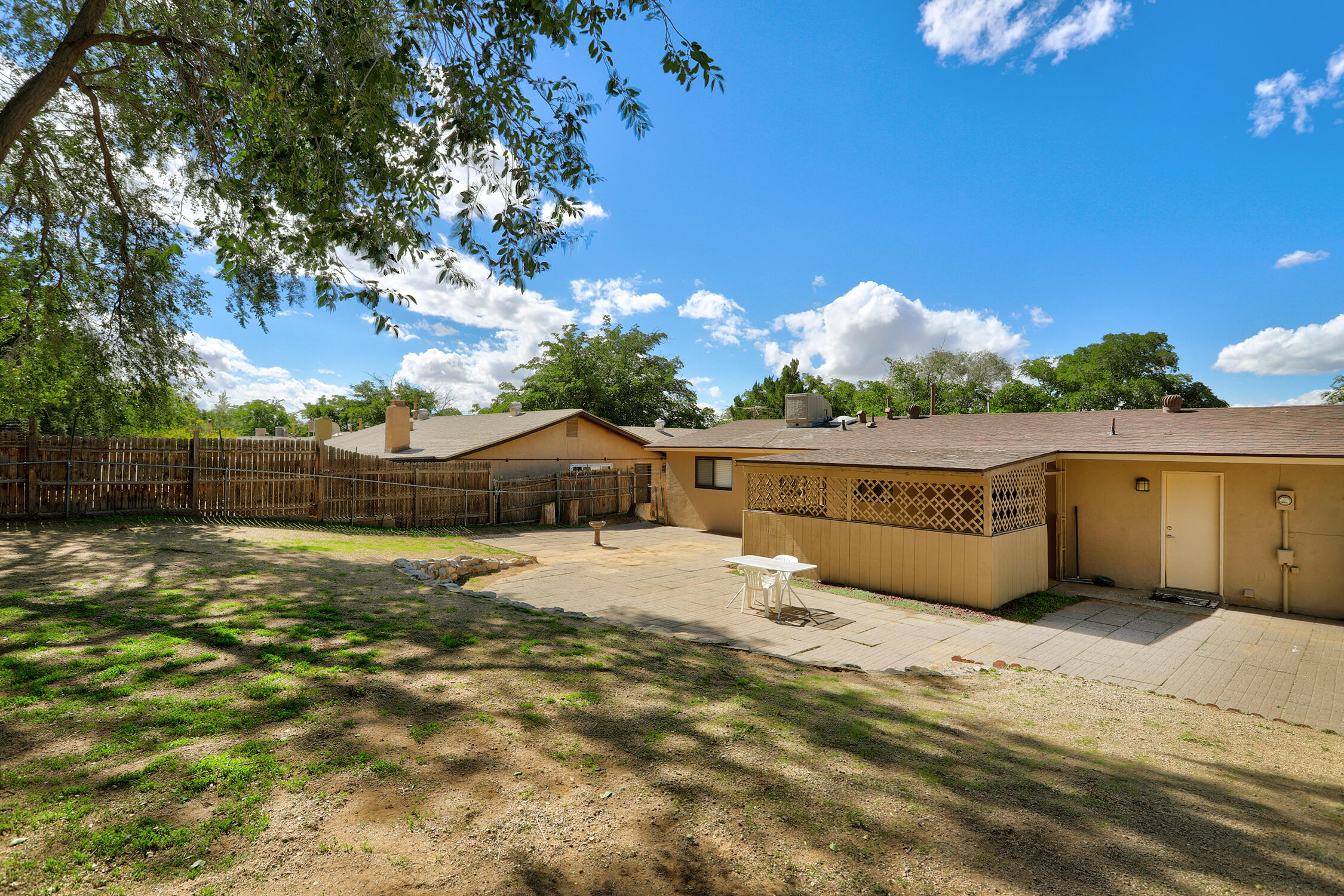 Photo 10 — 724 Monell Drive NE