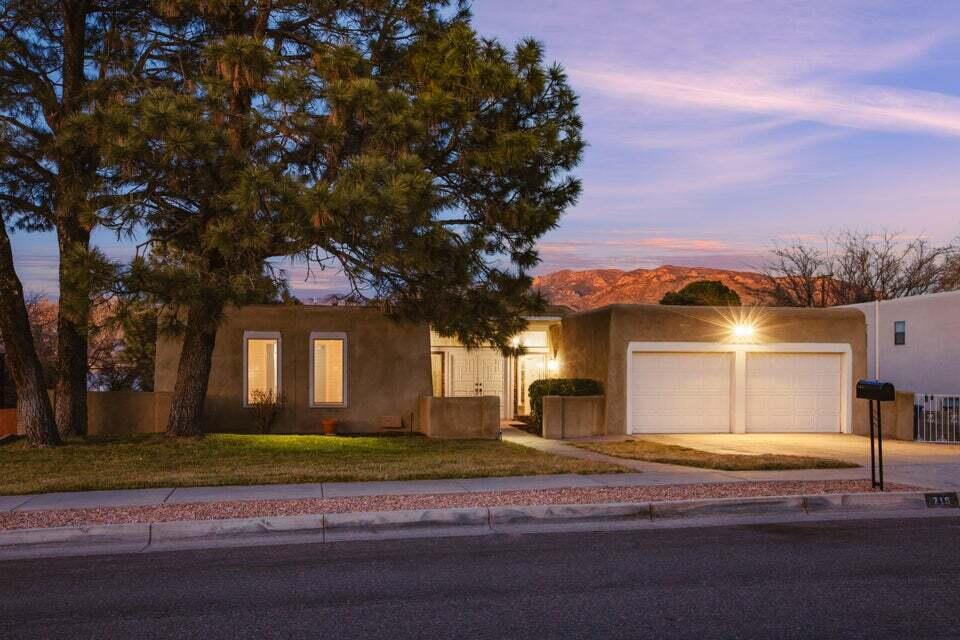715 Branding Iron Drive SE, Albuquerque, NM 87123