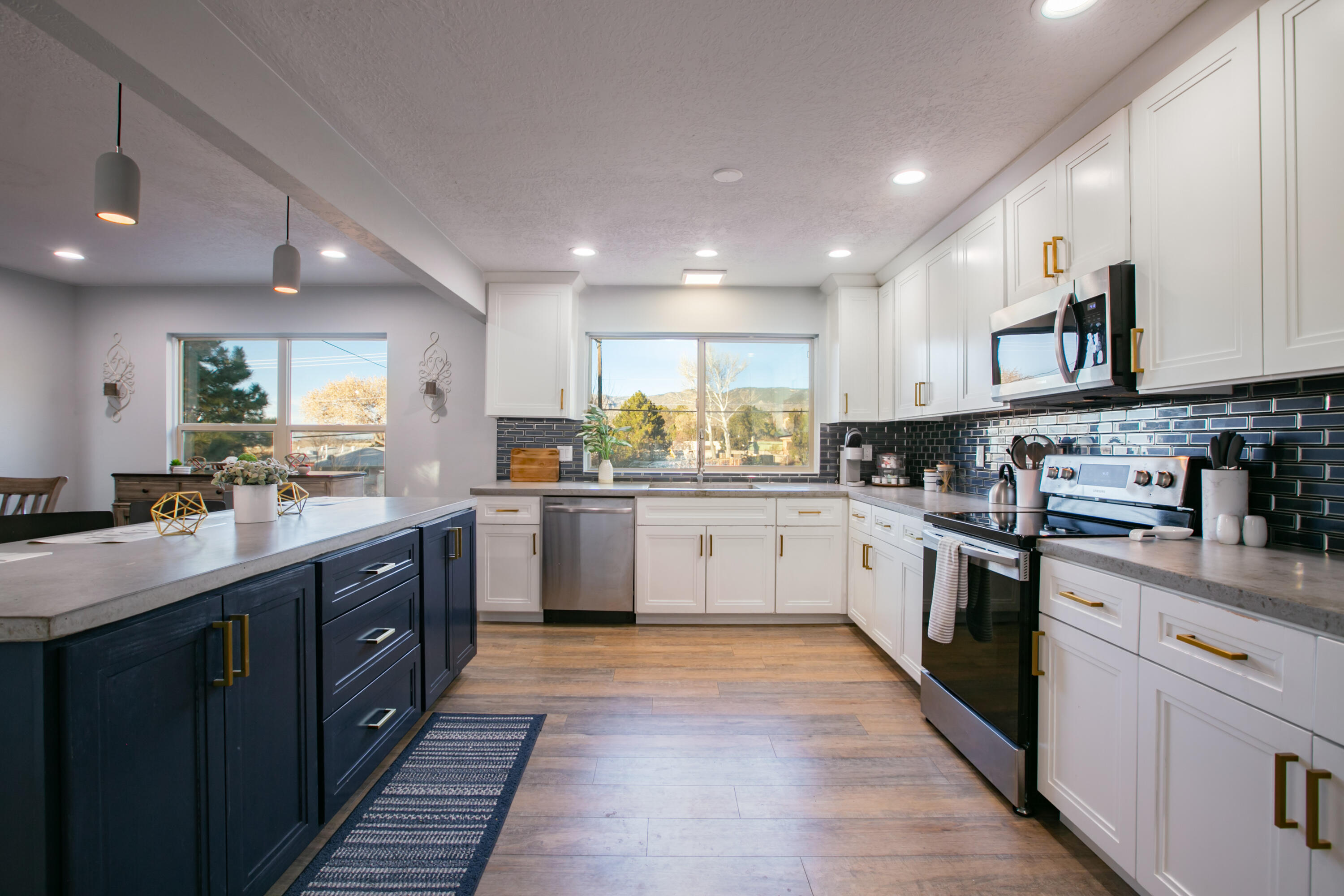 Photo 2 — 715 Branding Iron Drive SE