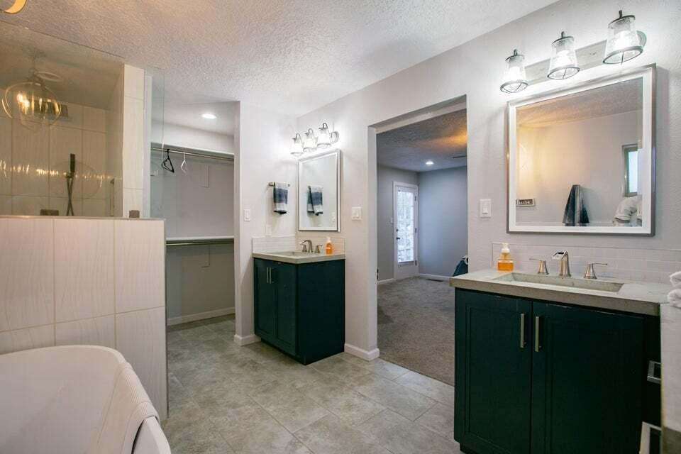 Photo 13 — 715 Branding Iron Drive SE