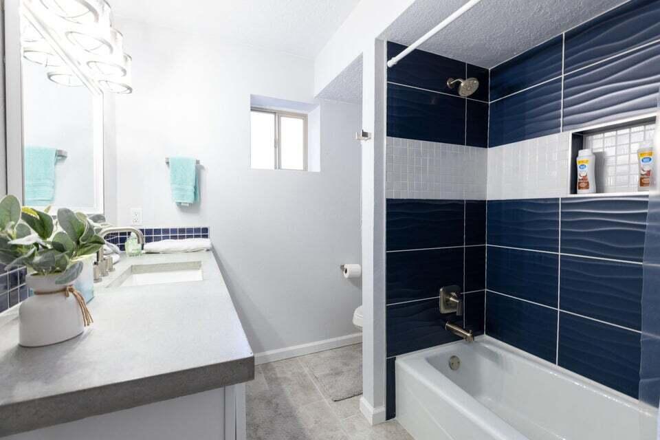 Photo 10 — 715 Branding Iron Drive SE