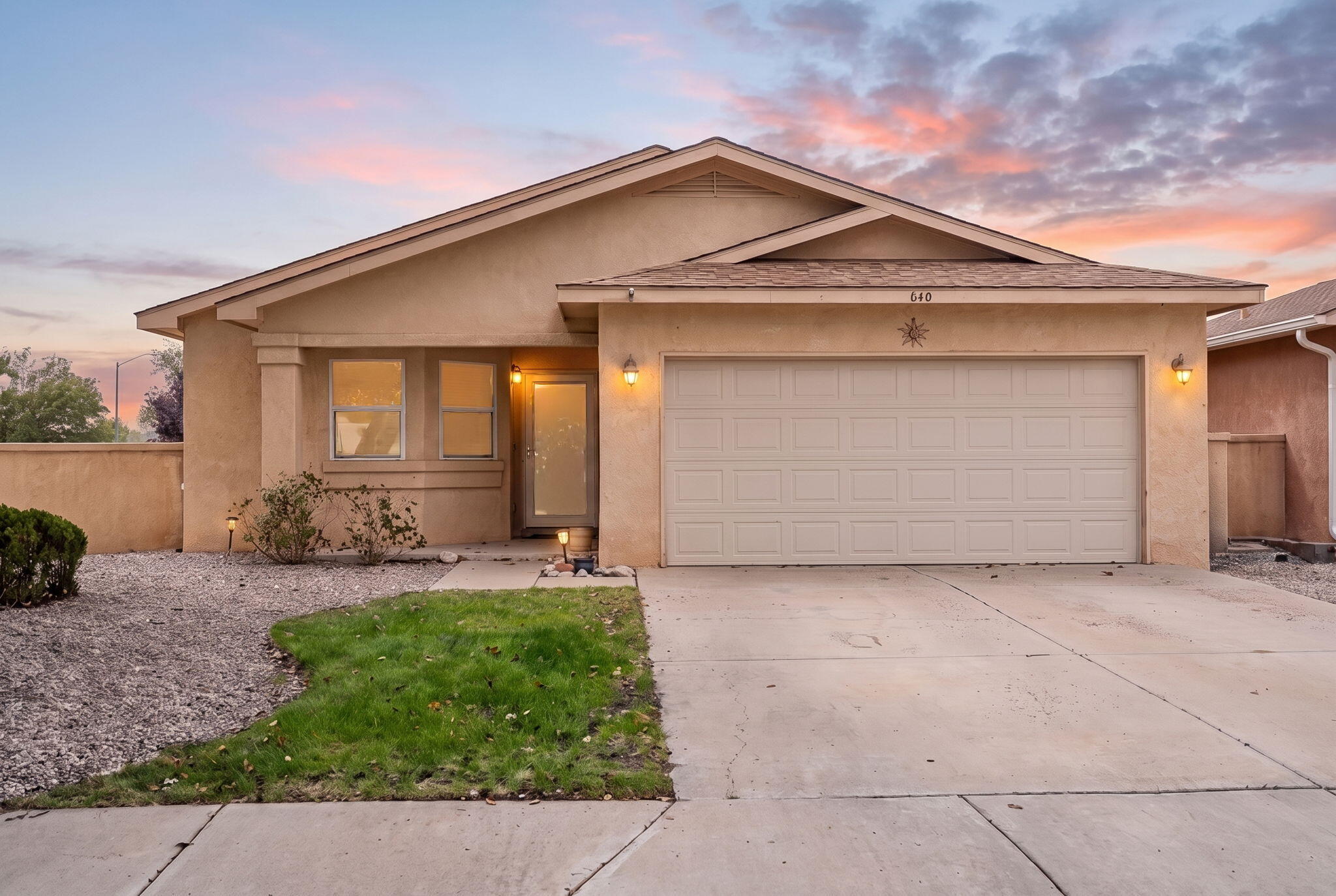 640 Santa Fe Meadows Drive NE, Rio Rancho, NM 87144
