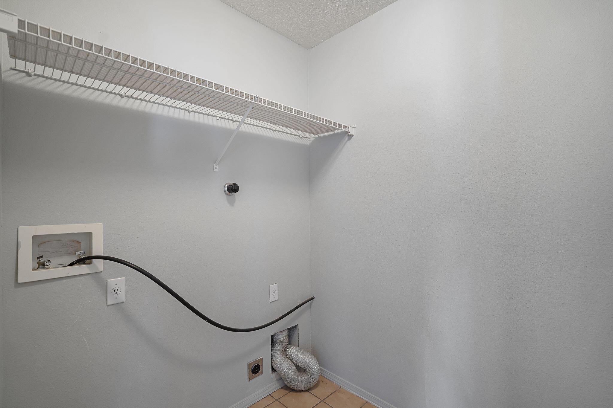Photo 12 — 640 Santa Fe Meadows Drive NE