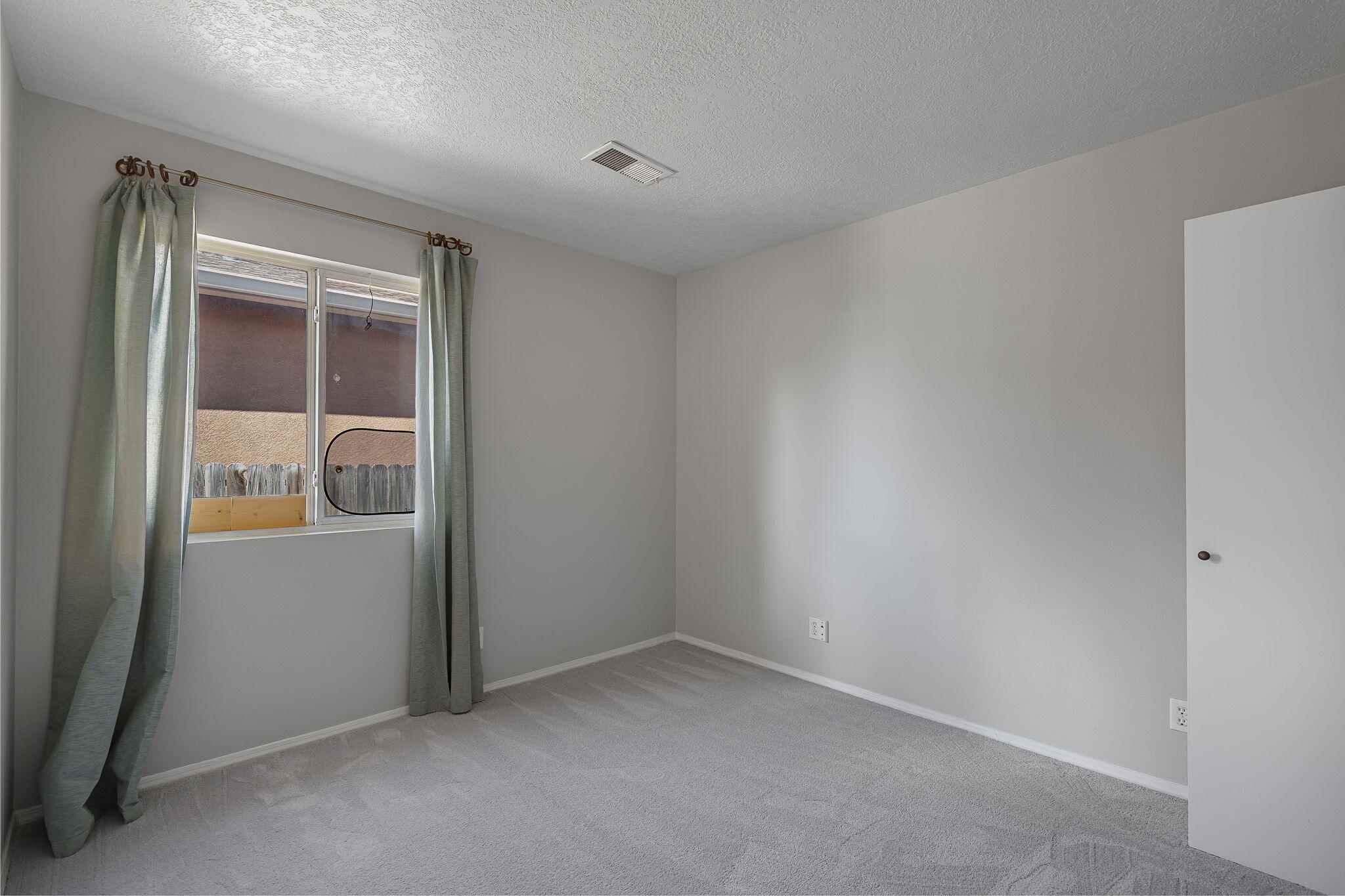 Photo 8 — 640 Santa Fe Meadows Drive NE