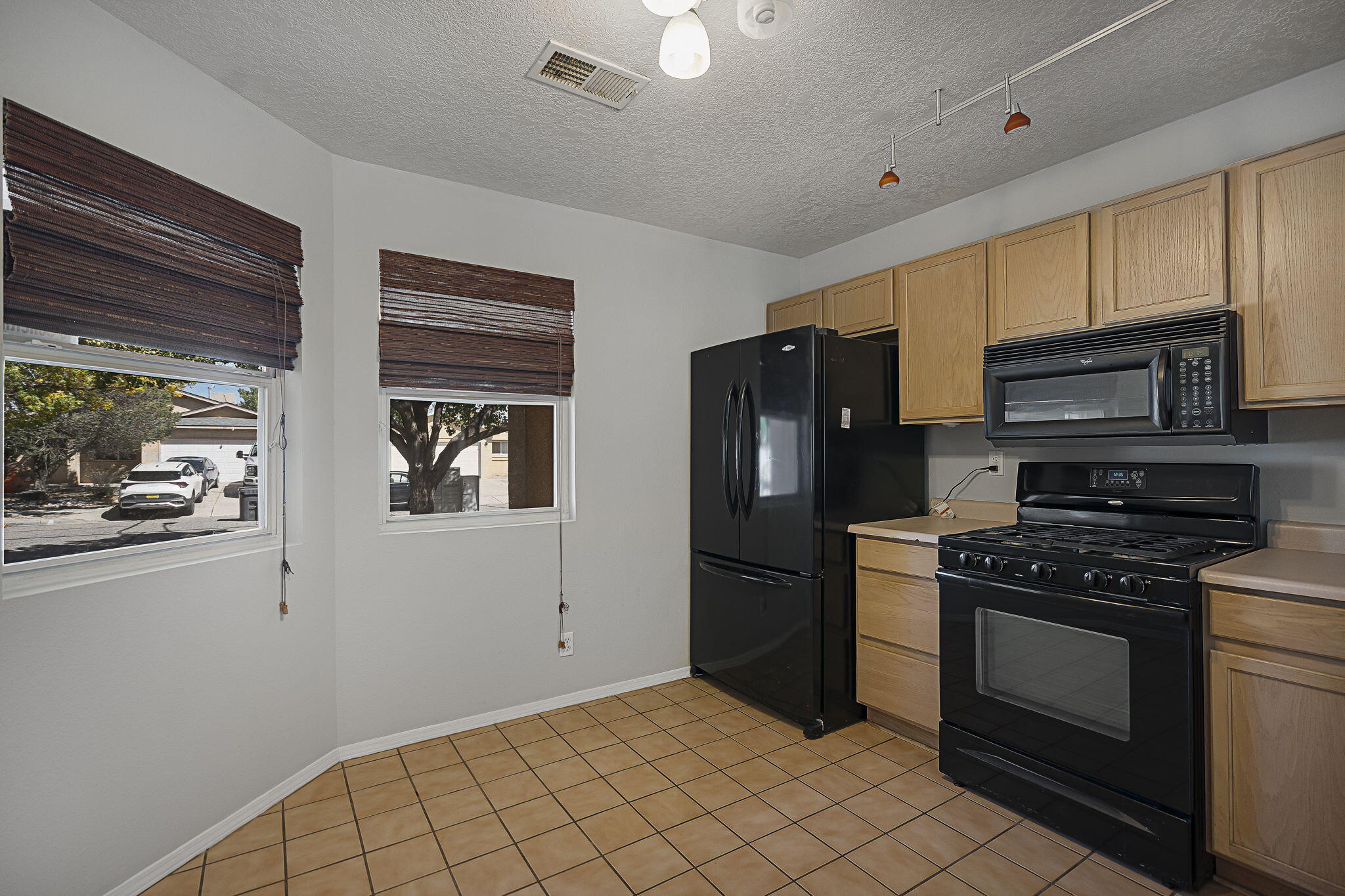 Photo 19 — 640 Santa Fe Meadows Drive NE