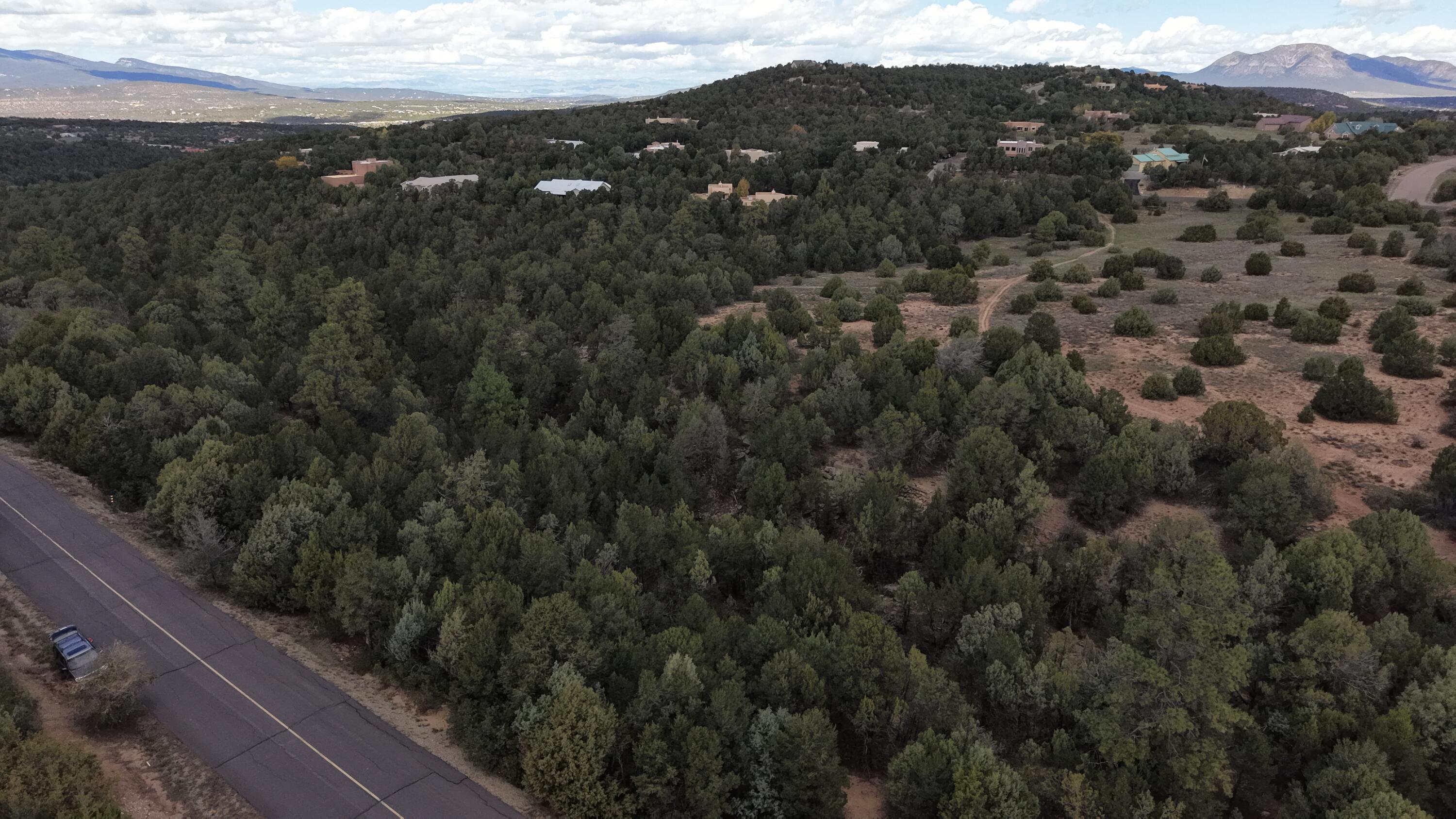 Photo 7 — 25 Los Pecos Loop