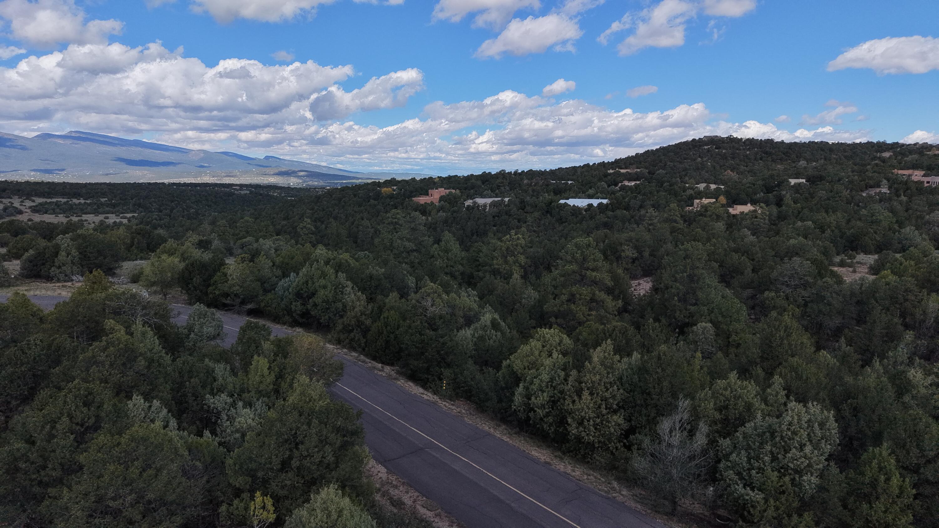Photo 4 — 25 Los Pecos Loop