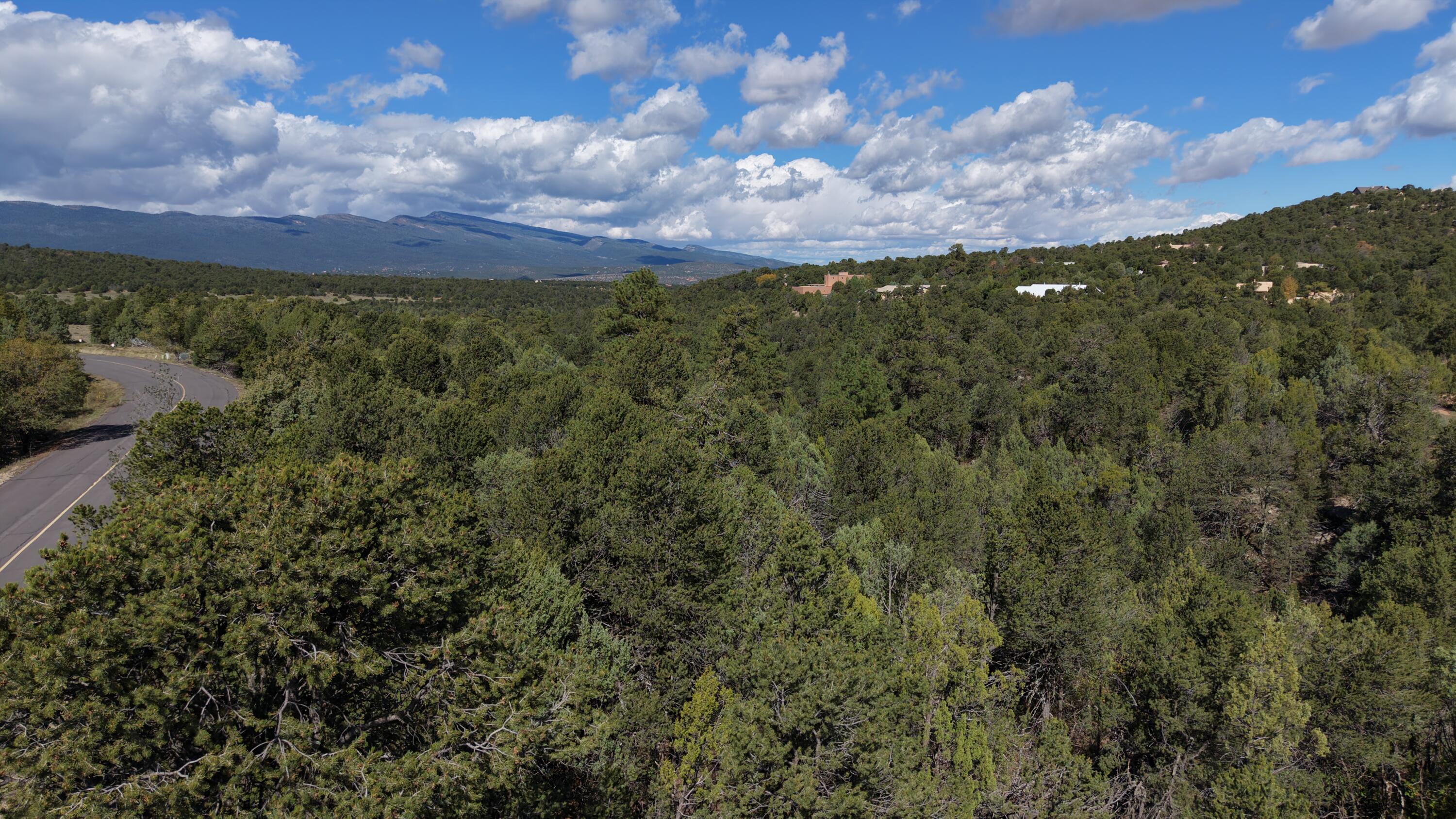 Photo 2 — 25 Los Pecos Loop