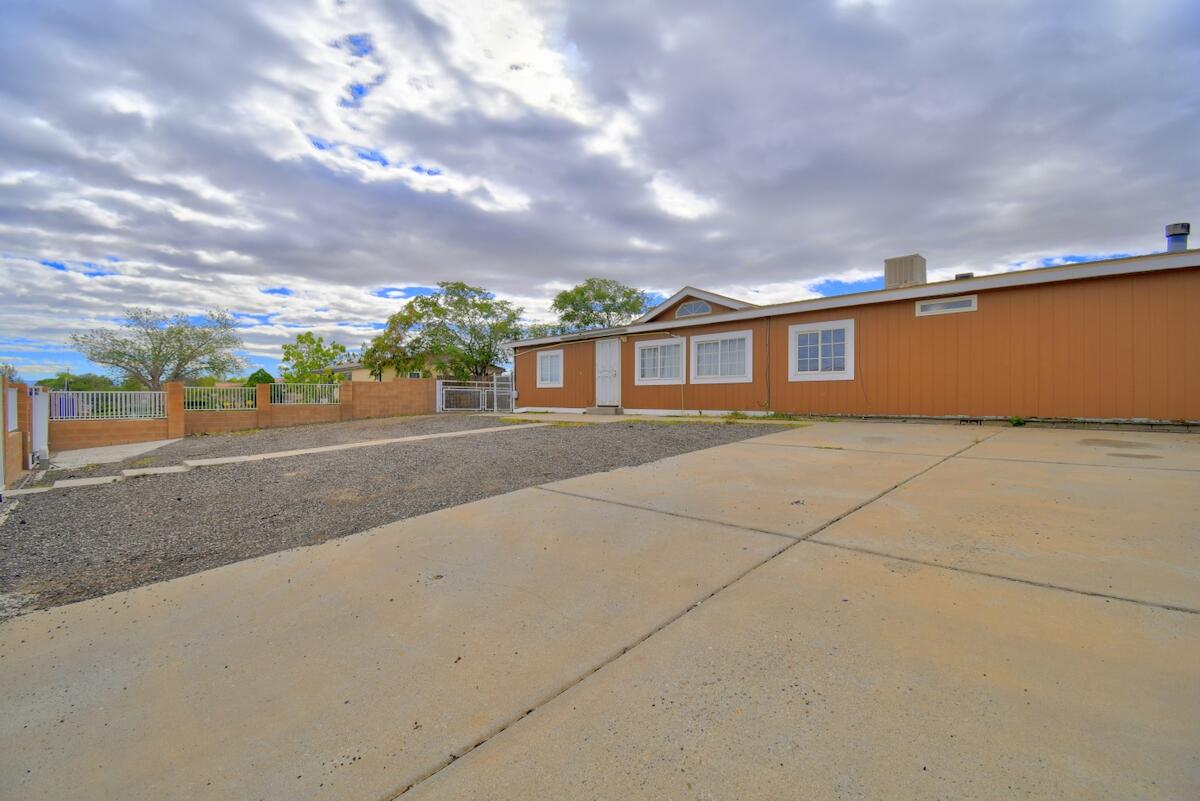 3012 Don Luciano Road SW, Albuquerque, NM 87121