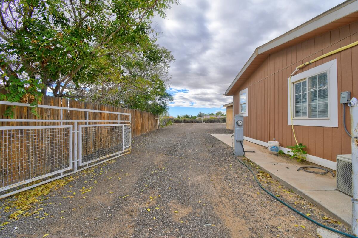 Photo 4 — 3012 Don Luciano Road SW