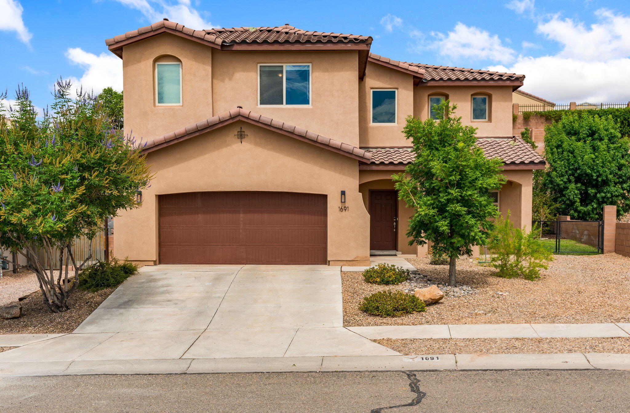1691 Camino Corona SW, Los Lunas, NM 87031