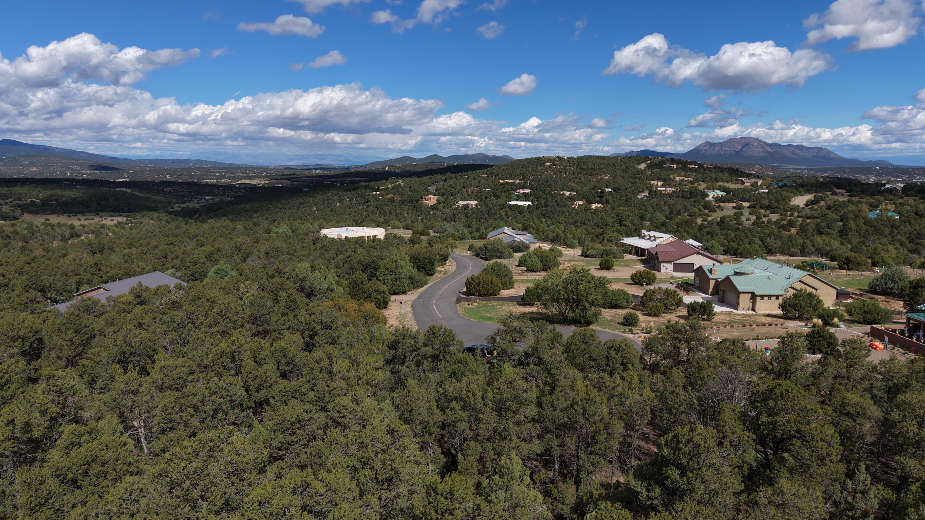 Photo 11 — 50 Los Pecos Loop