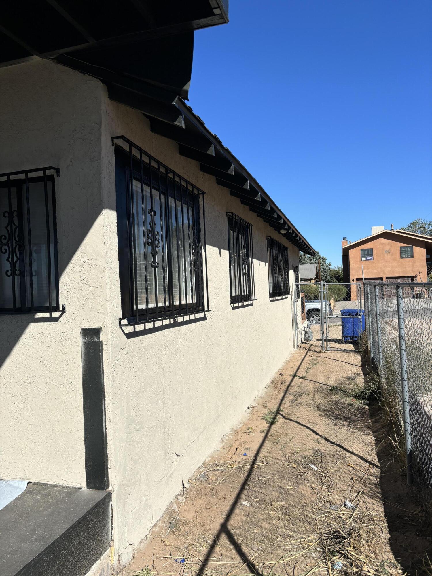 Photo 17 — 1928 Sunshine Terrace SE