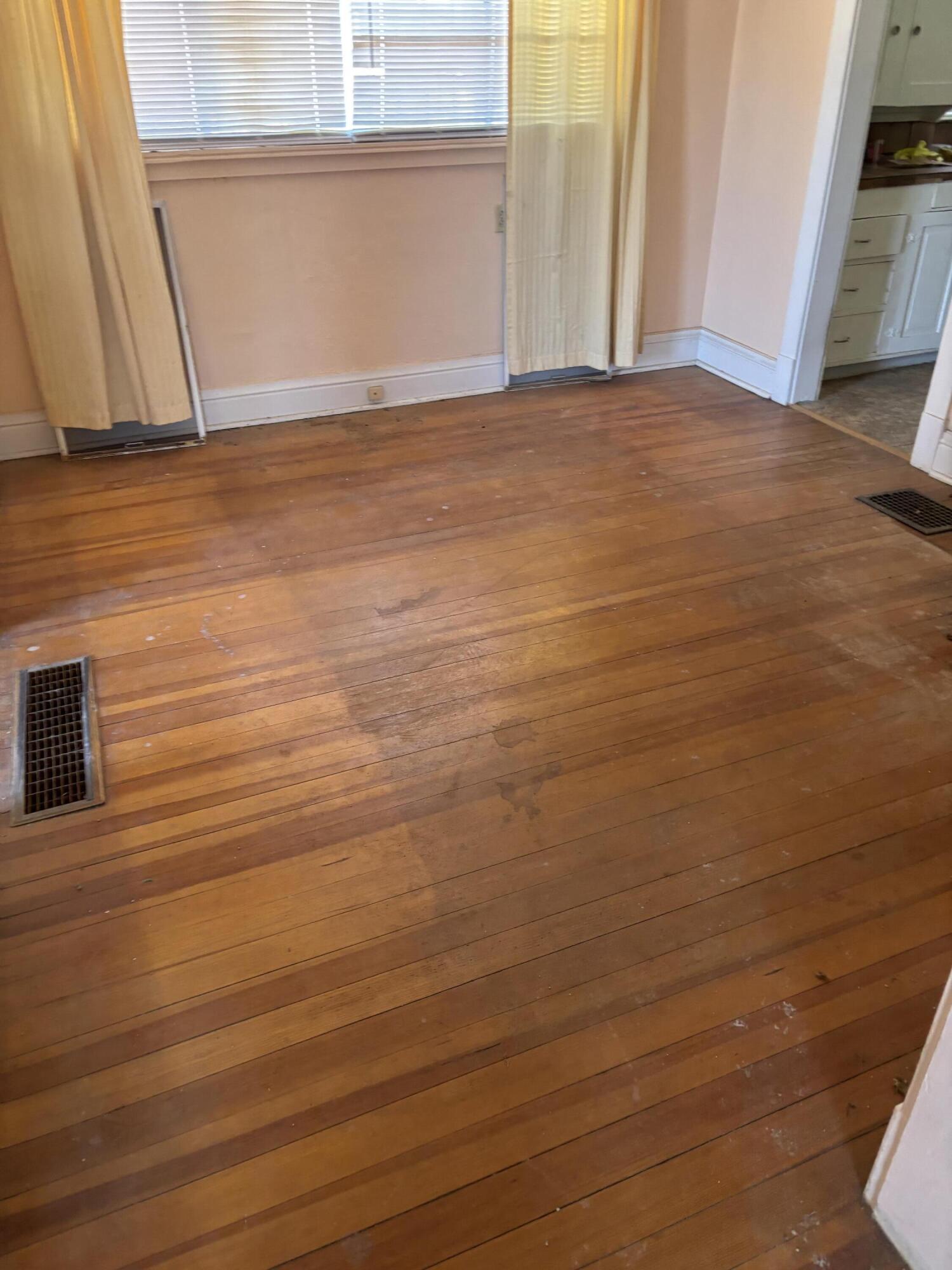Photo 13 — 1928 Sunshine Terrace SE