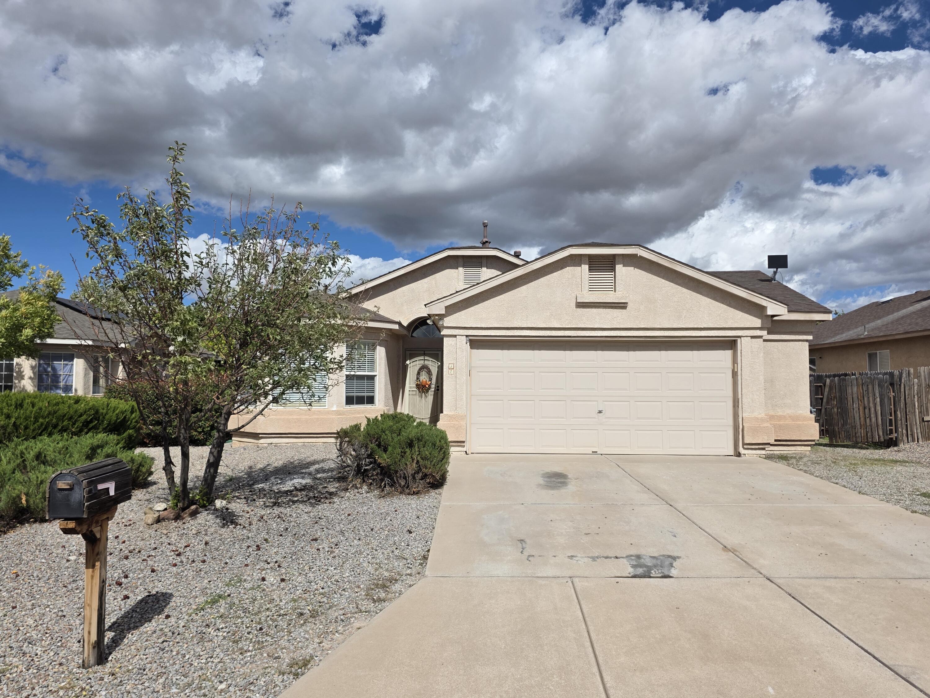 17 Violeta Place, Los Lunas, NM 87031