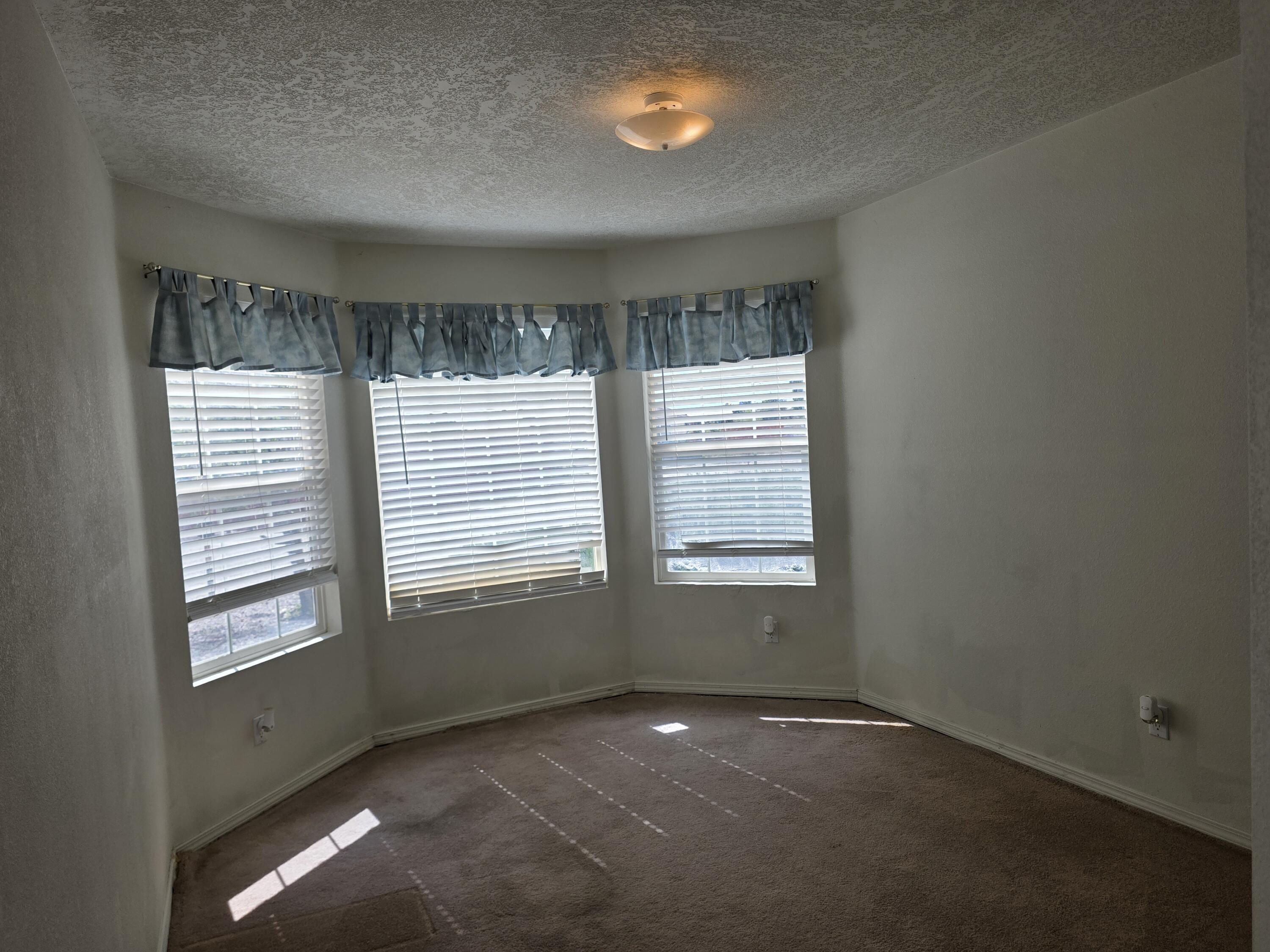 Photo 18 — 17 Violeta Place