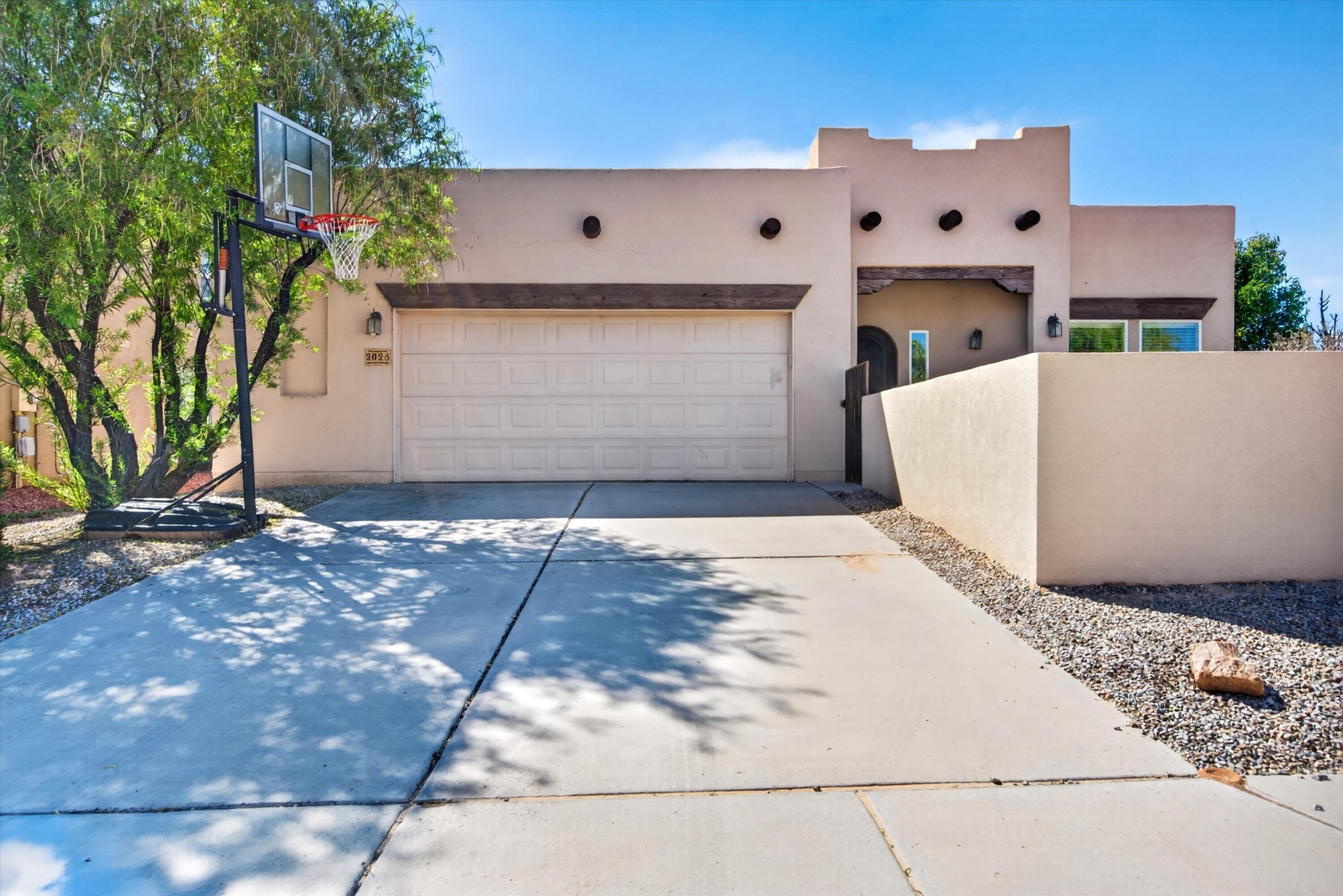 2025 Platina Road SE, Rio Rancho, NM 87124
