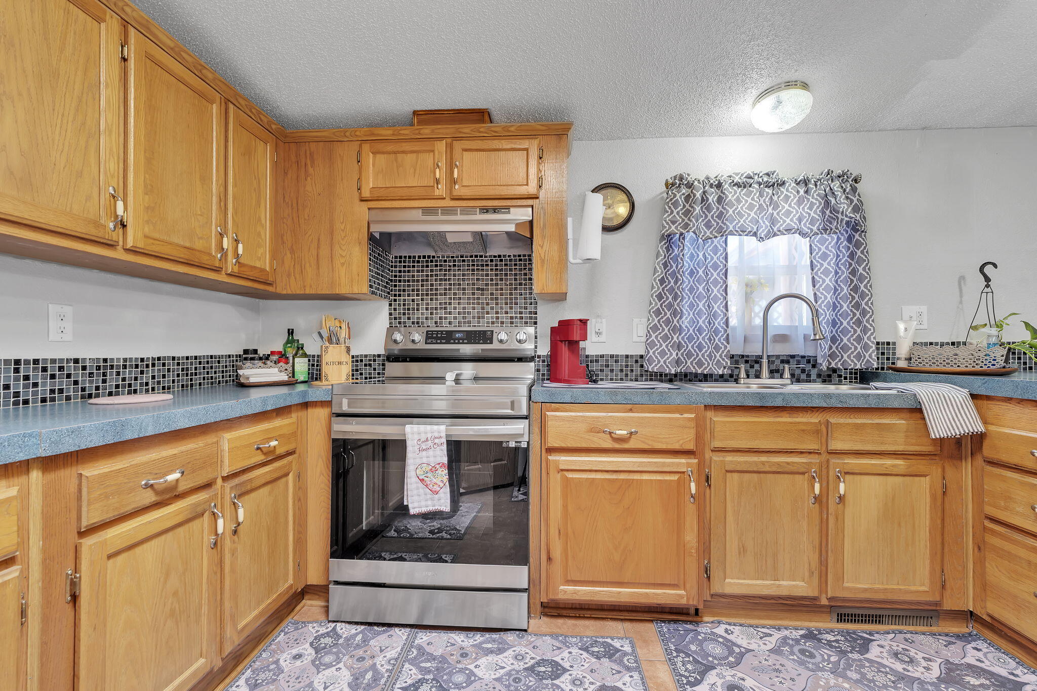 Photo 16 — 800 24th Street SW
