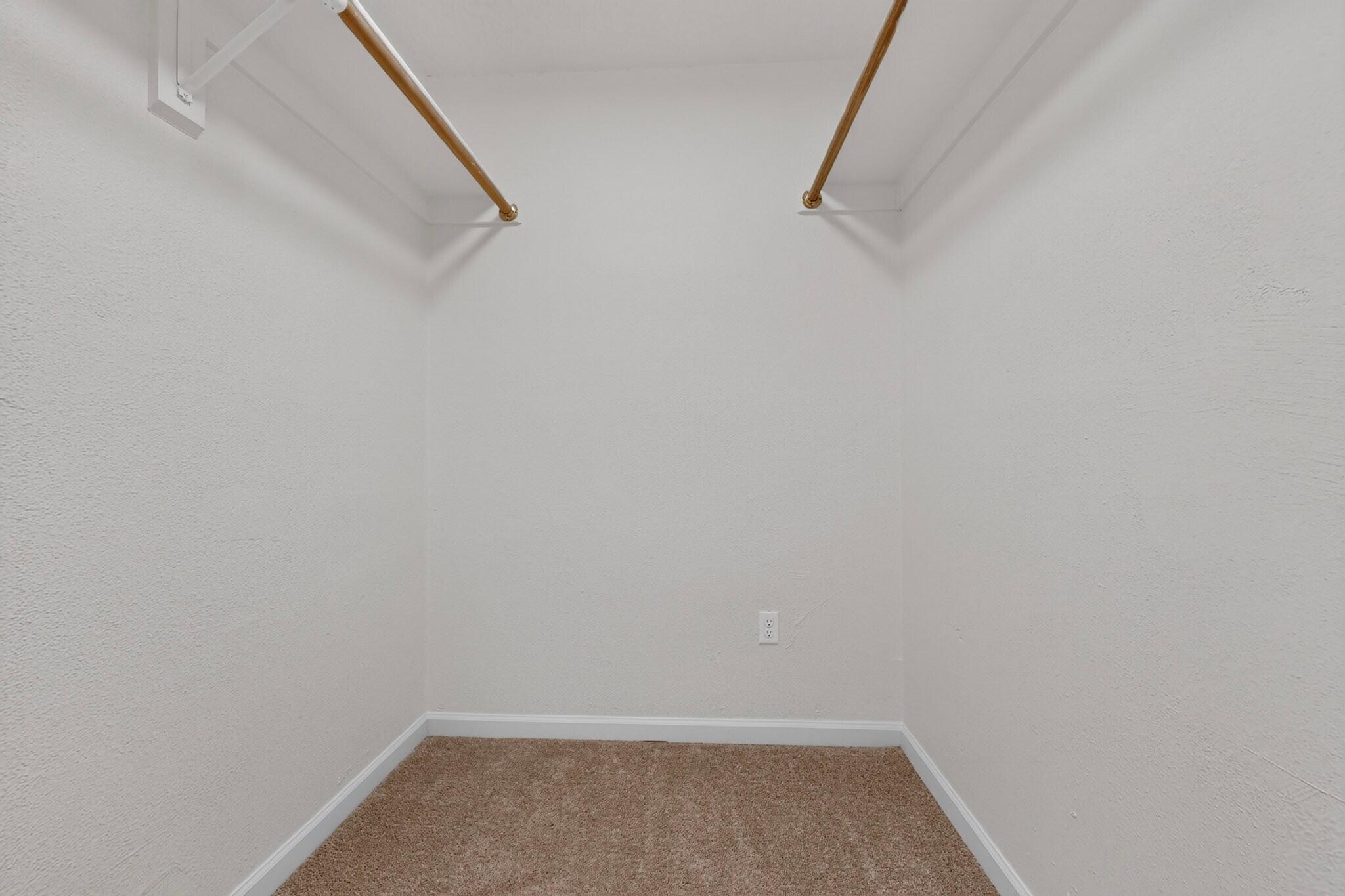 Photo 10 — 2712 Zickert Road NW