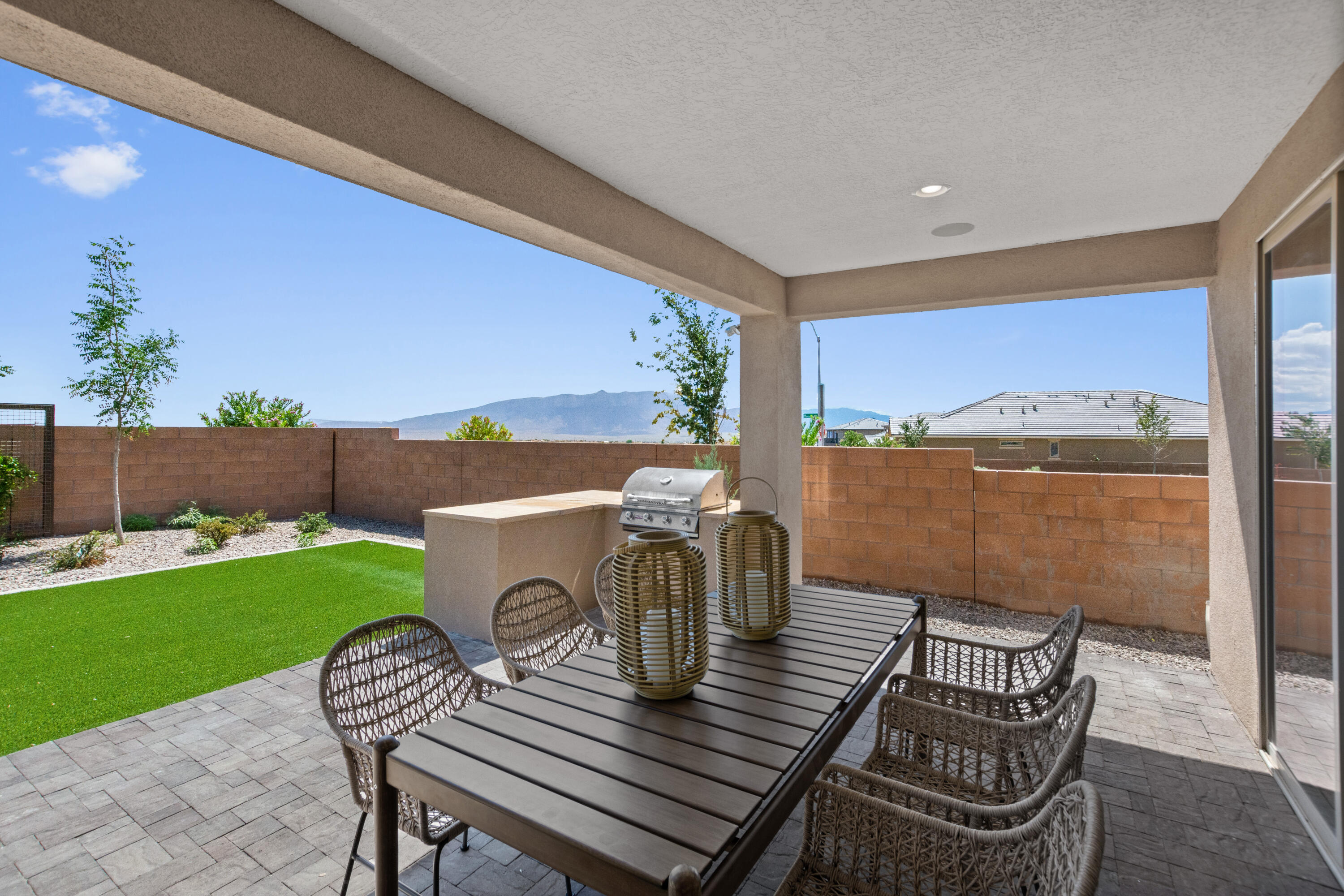Photo 2 — 1625 Tutor Trail NW