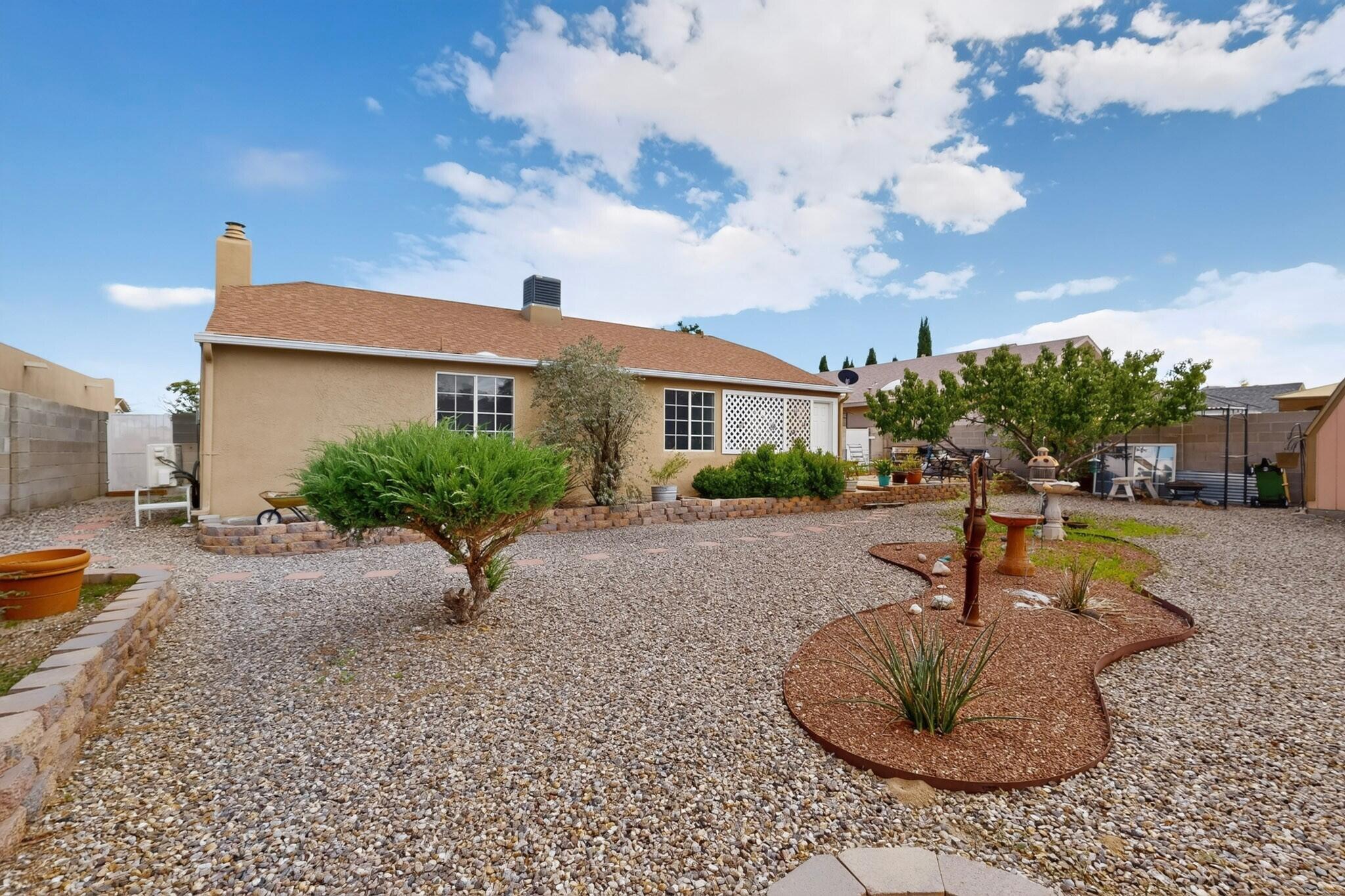 Photo 18 — 5135 Gaviota NW