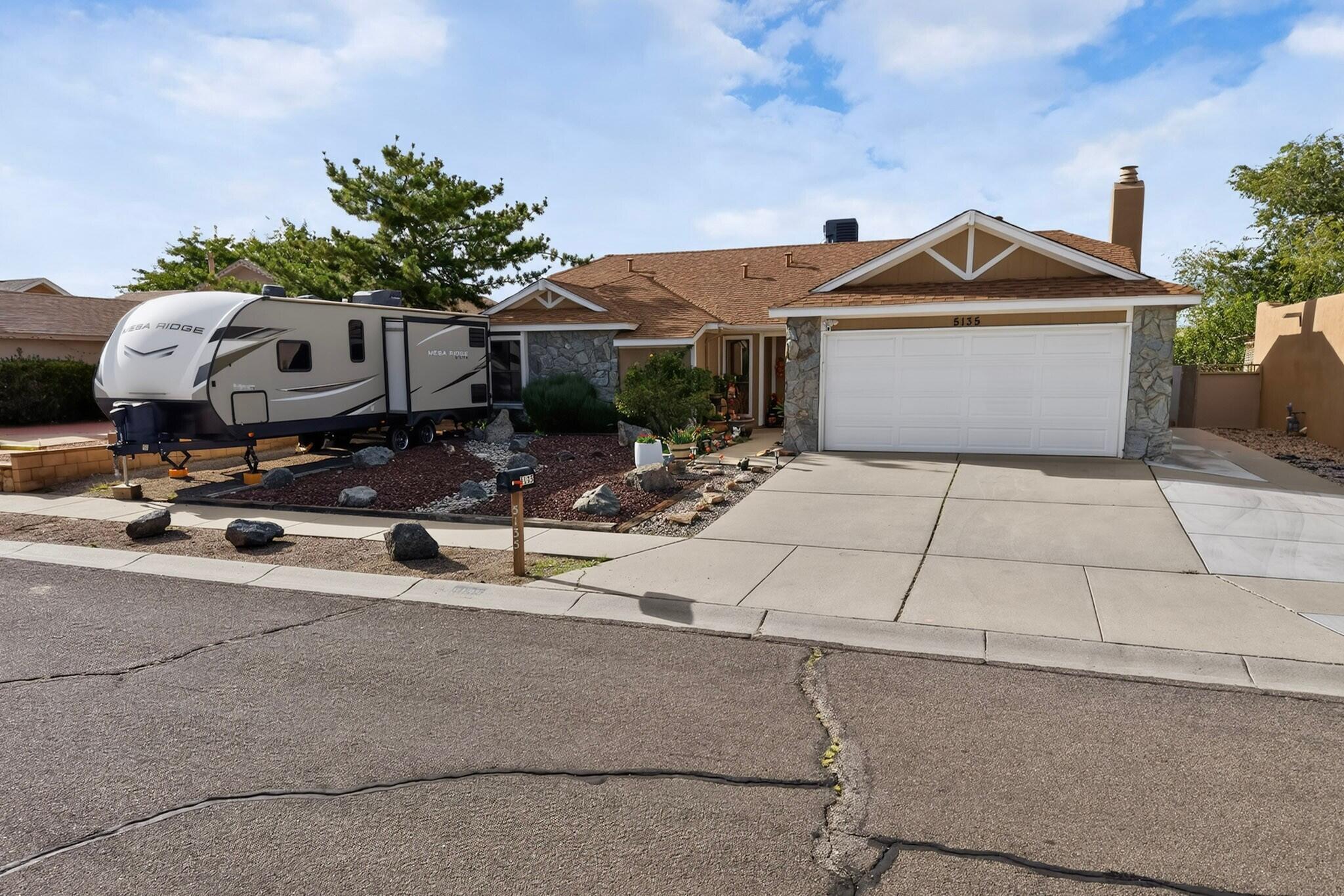 Photo 7 — 5135 Gaviota NW