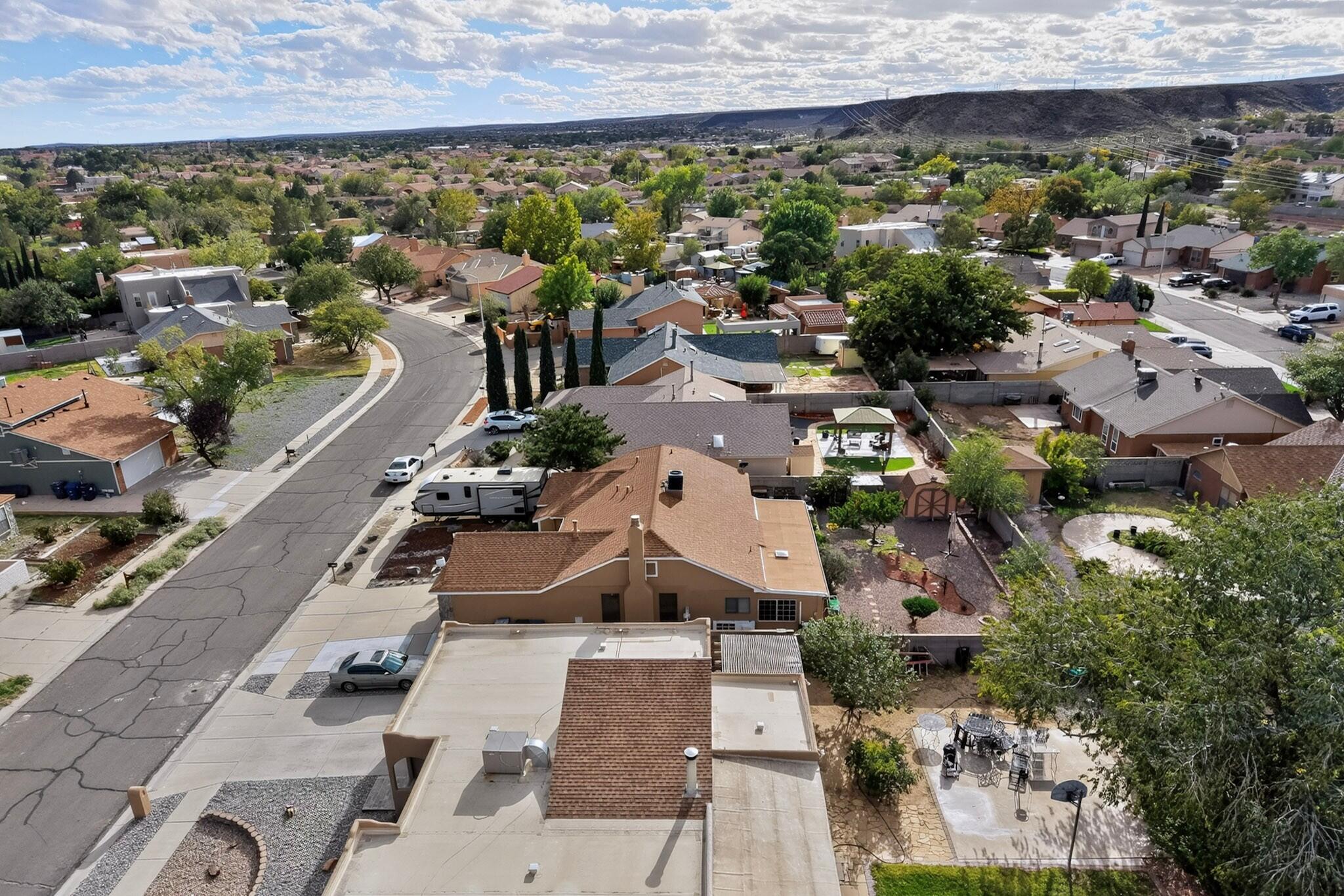 Photo 6 — 5135 Gaviota NW