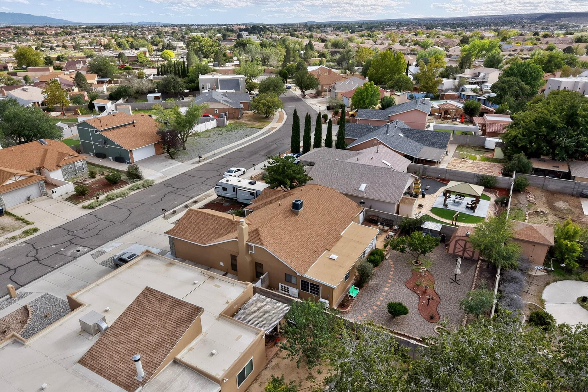 Photo 4 — 5135 Gaviota NW