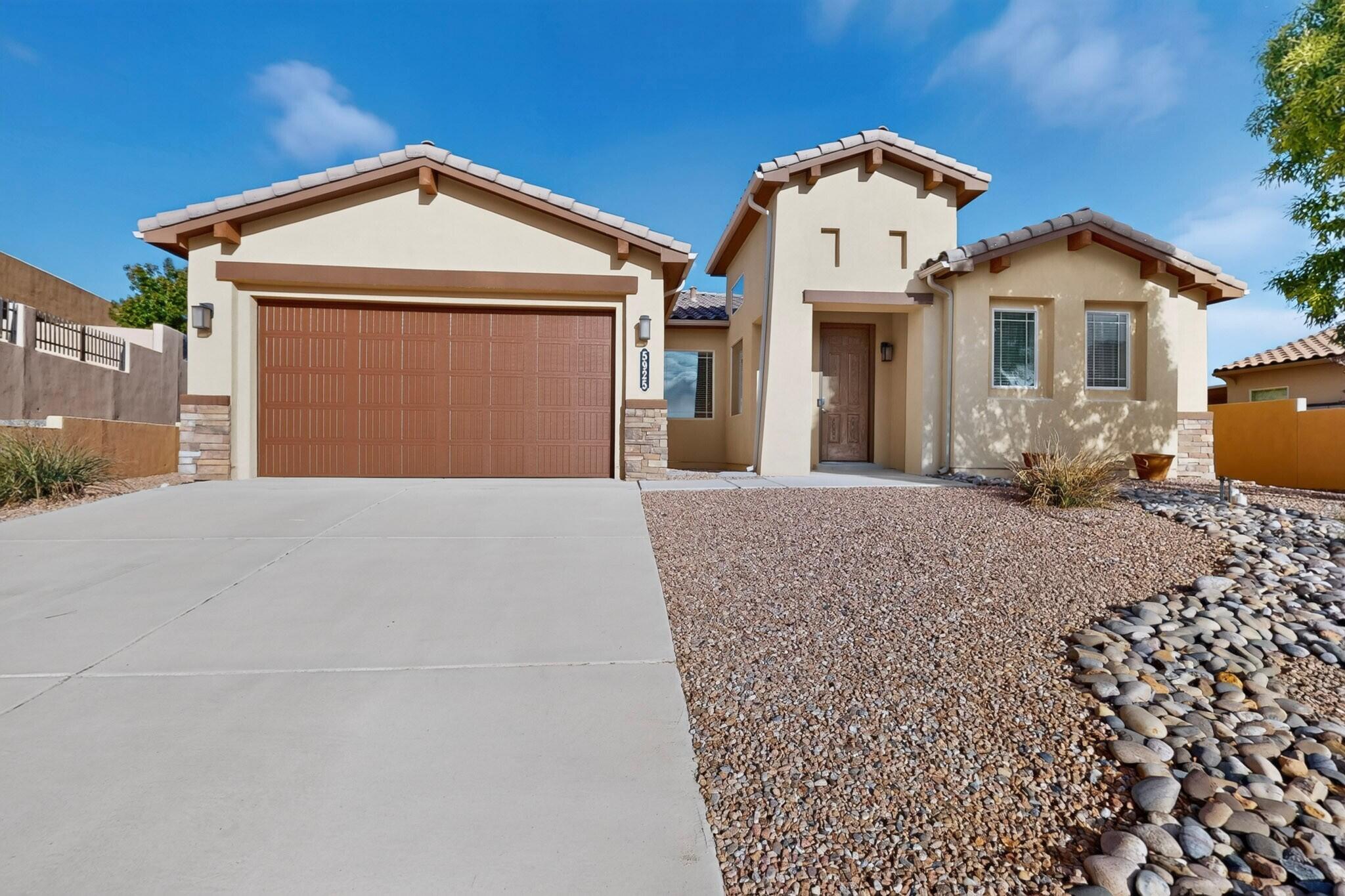 5925 Vista Manzano Court NE