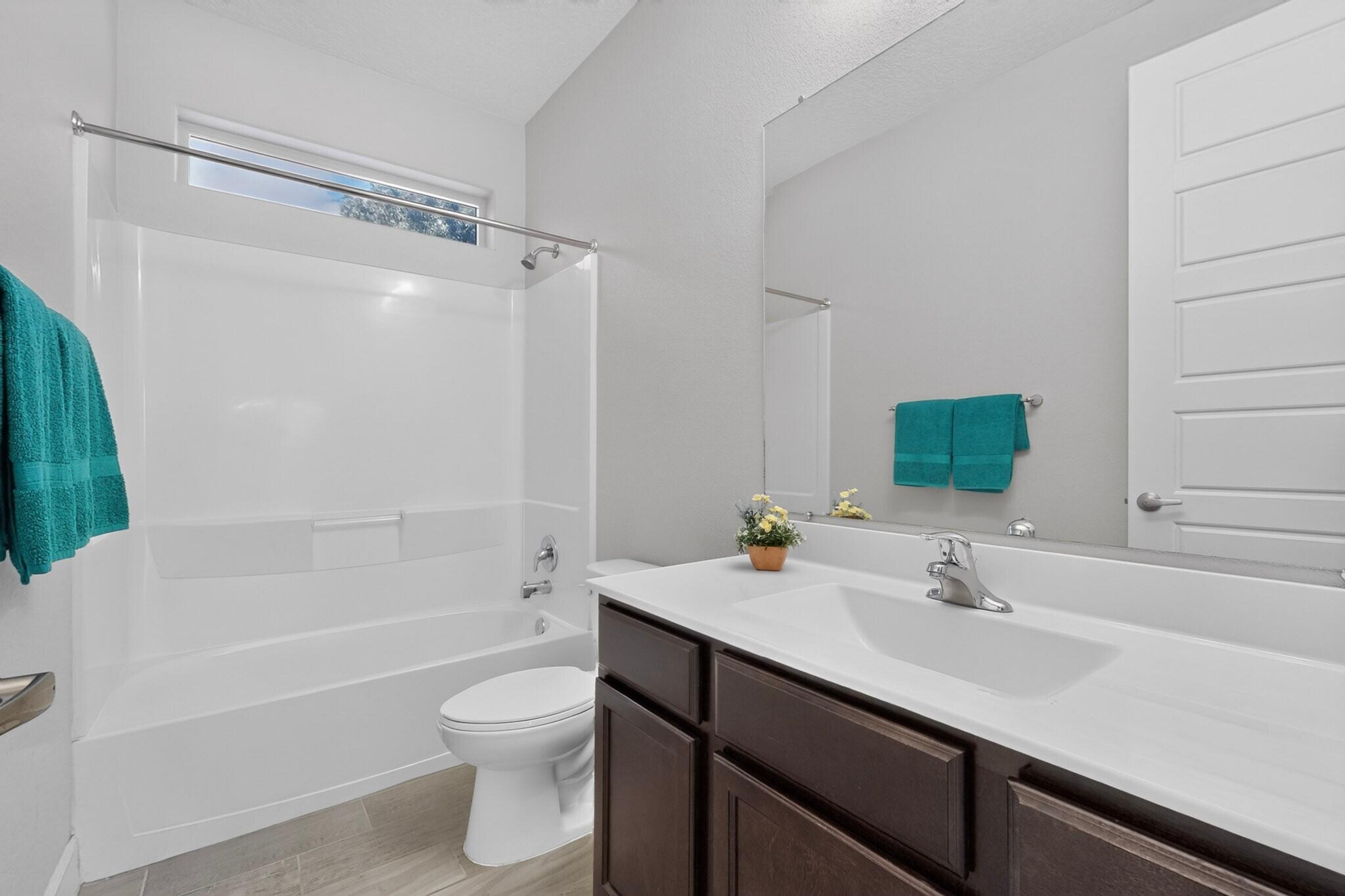Photo 9 — 5925 Vista Manzano Court NE