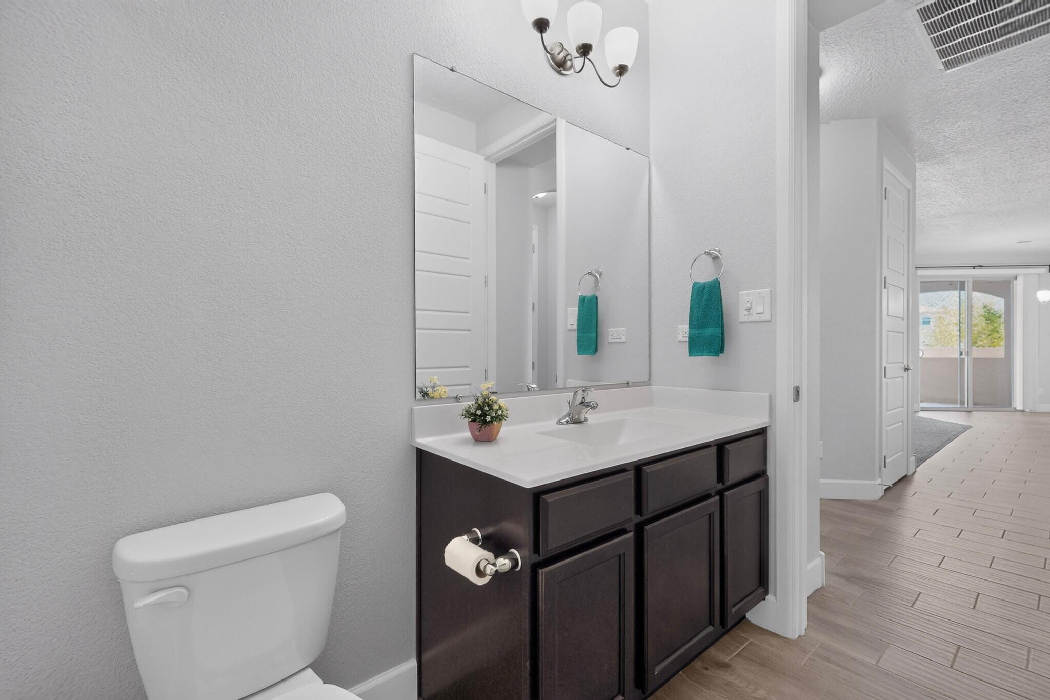 Photo 10 — 5925 Vista Manzano Court NE