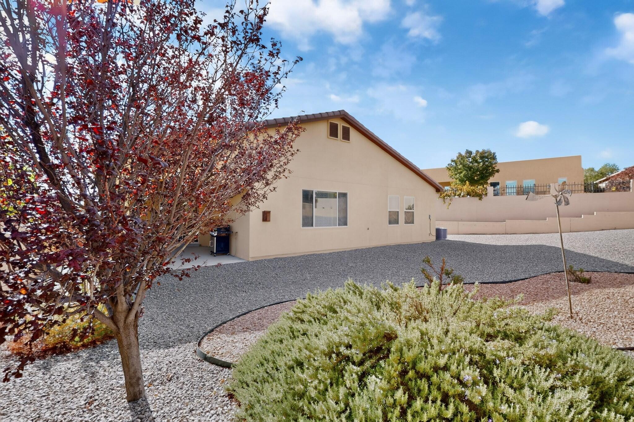 Photo 17 — 5925 Vista Manzano Court NE