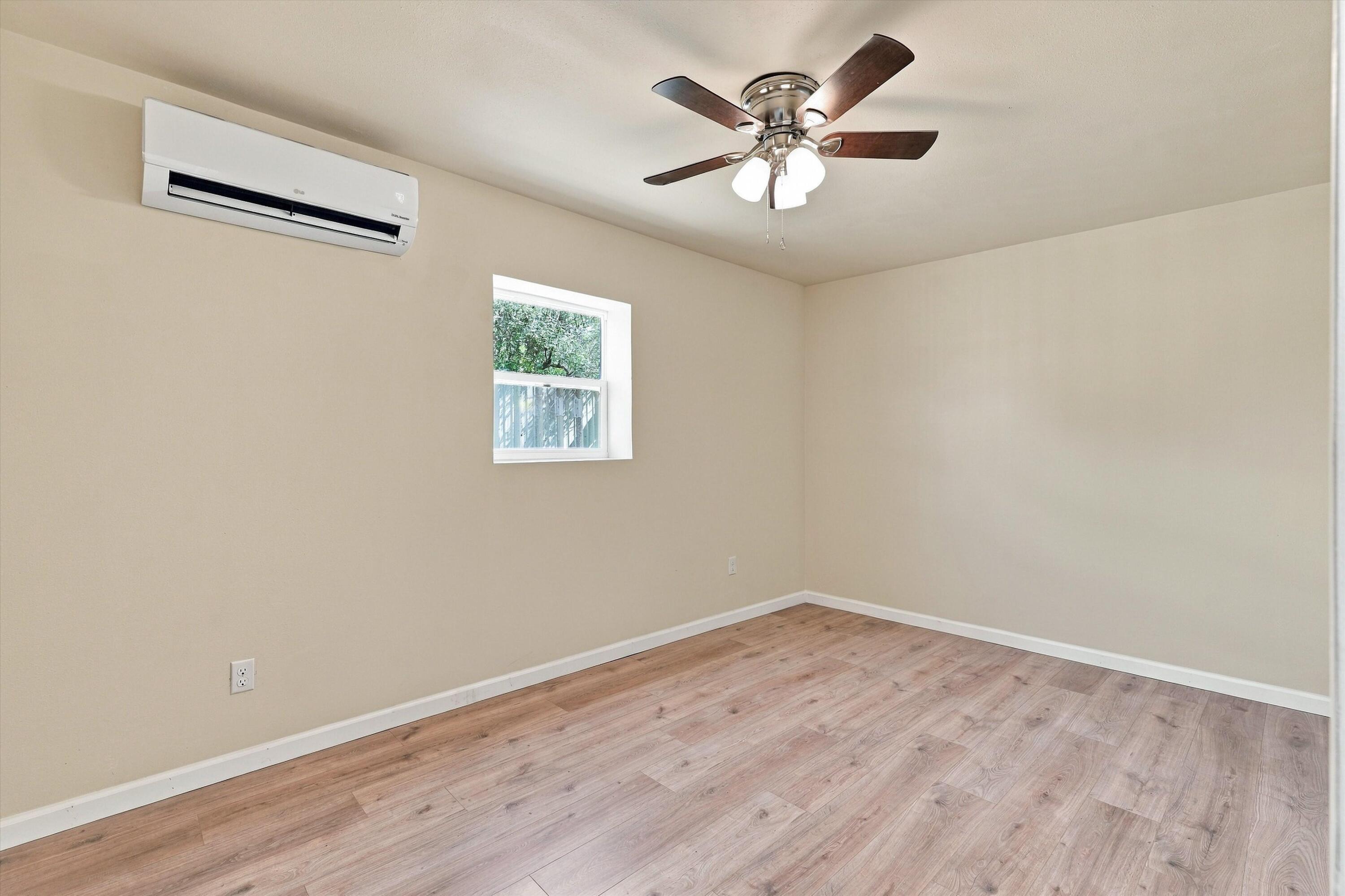 Photo 18 — 918 22nd Street NW