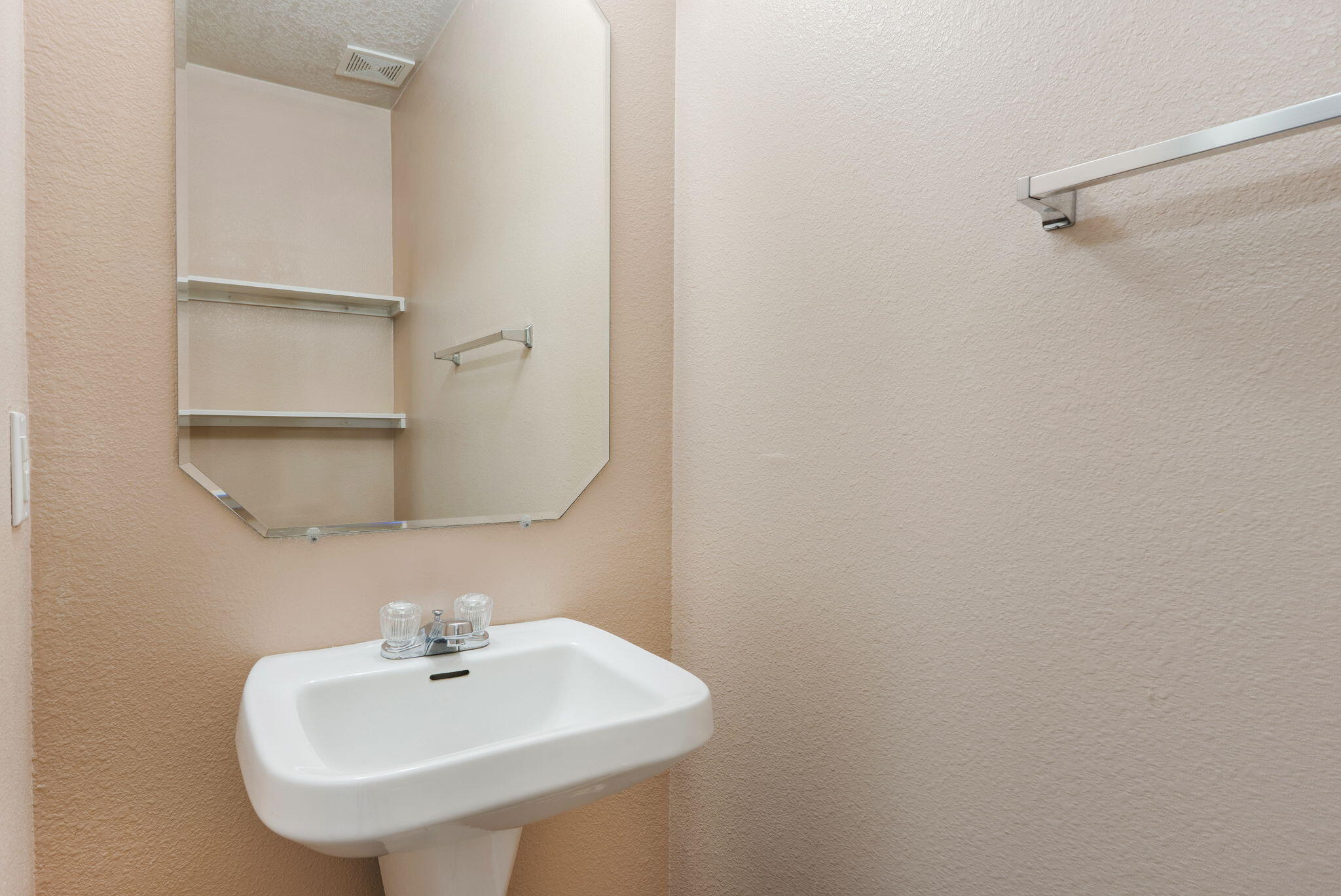 Photo 19 — 3357 Marino Drive SE