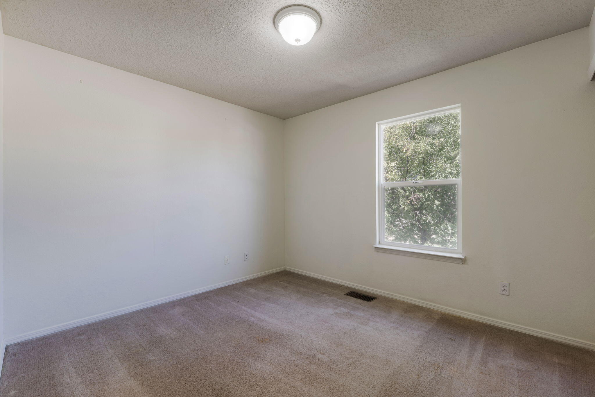 Photo 18 — 3357 Marino Drive SE